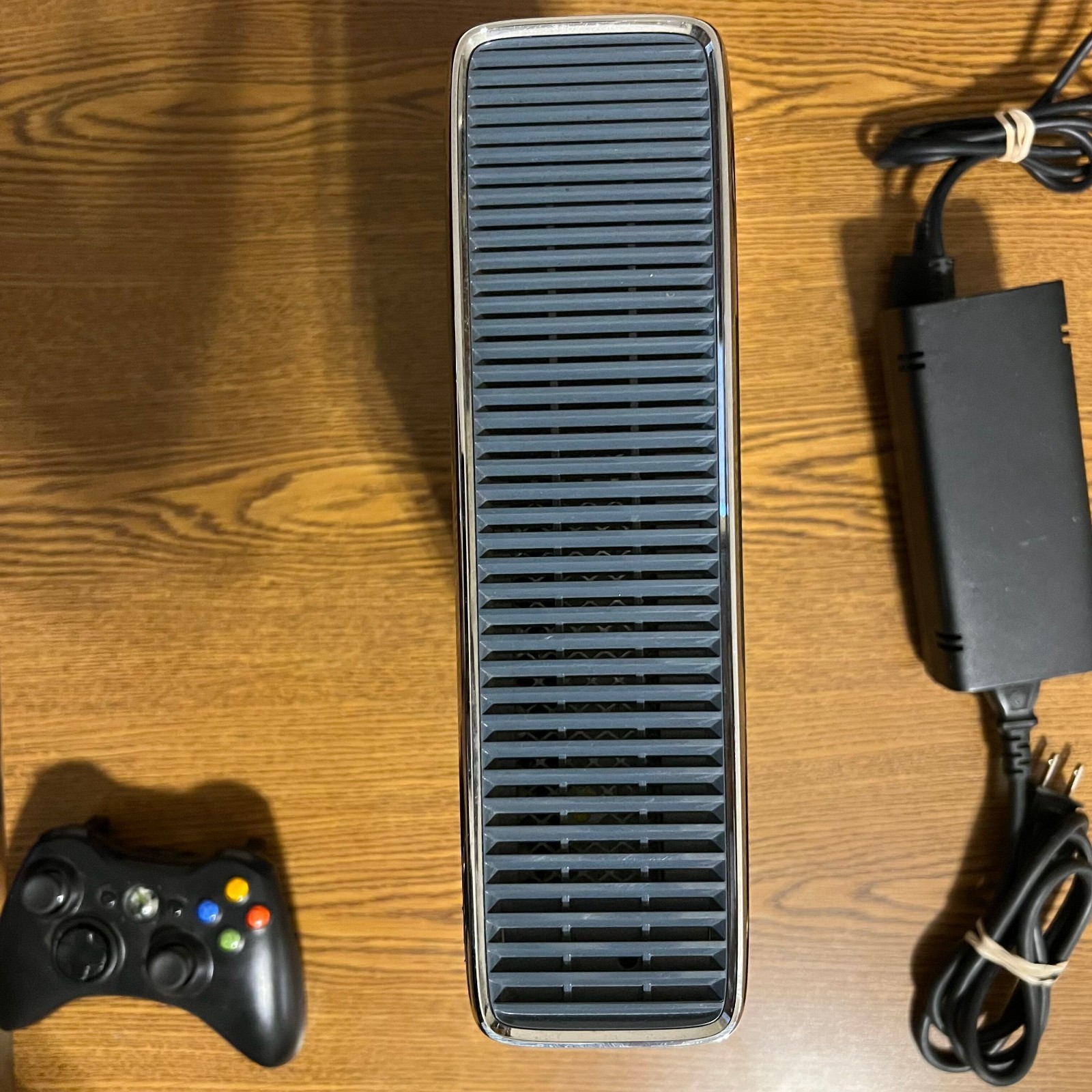 Microsoft Xbox 360 S 320GB Console Gaming System Halo 4 1439