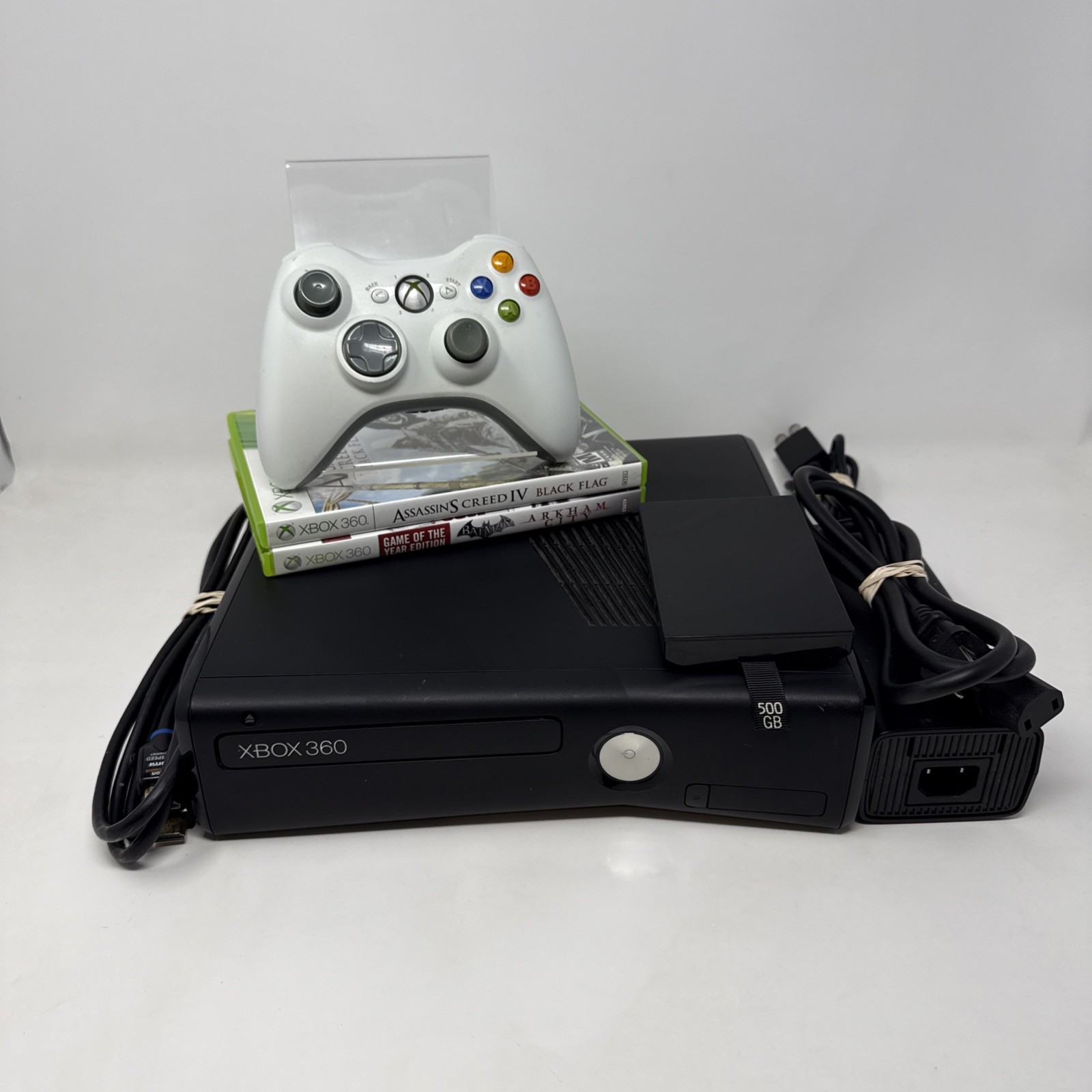 MICROSOFT XBOX 360S – 500GB – 1439 – Controller, Cables, 2 Games Tested Works