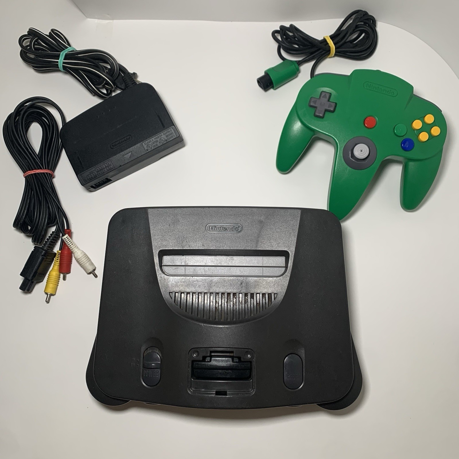 Nintendo 64 NUS-001(USA) Black Console w/ Green Controller/Cables