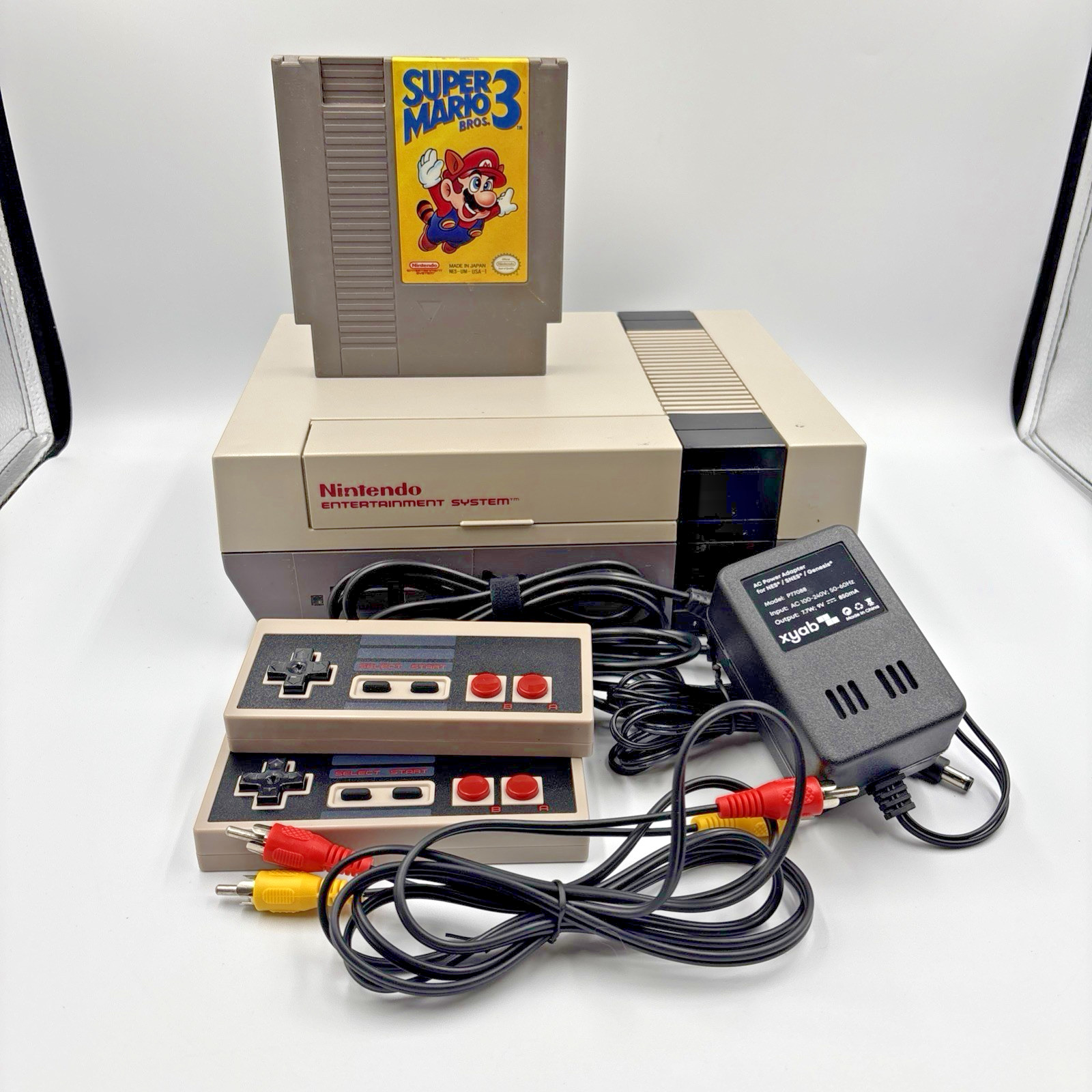 Original Nintendo NES Console Bundle Cables 2 Controllers + Super Mario Bros 3