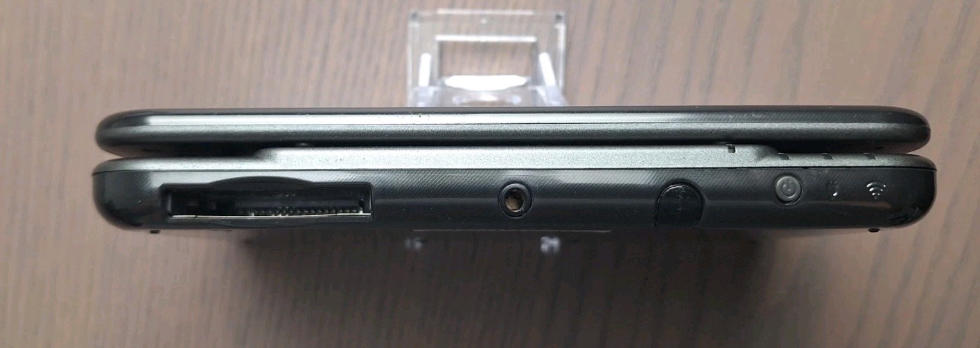 New Nintendo 3DS XL Metallic Black | Charger 32GB SD Card | REGION FREE
