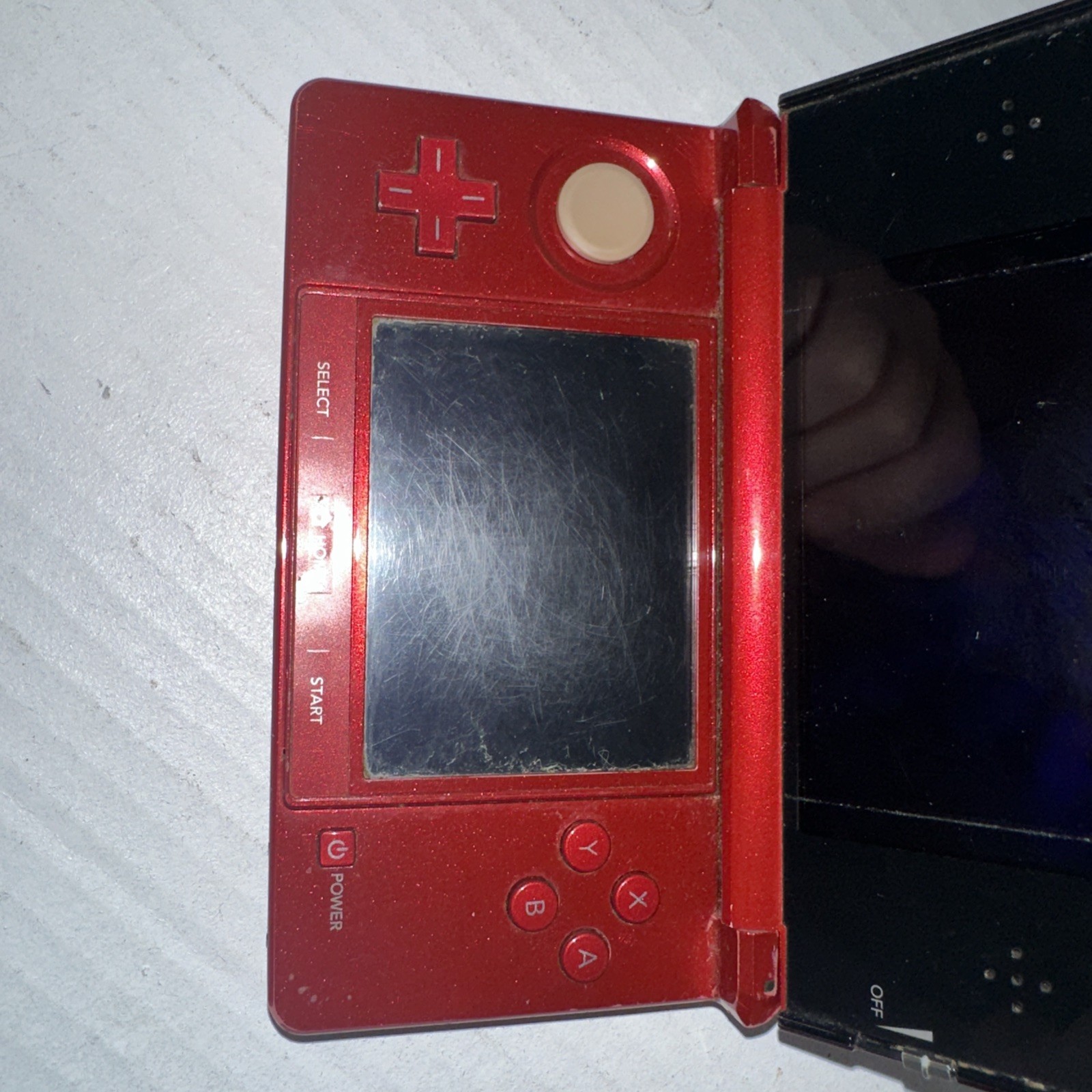 Flame Red Nintendo 3DS – CTR-S-USZ-C0, CTR-001 USA. Won’t power on.