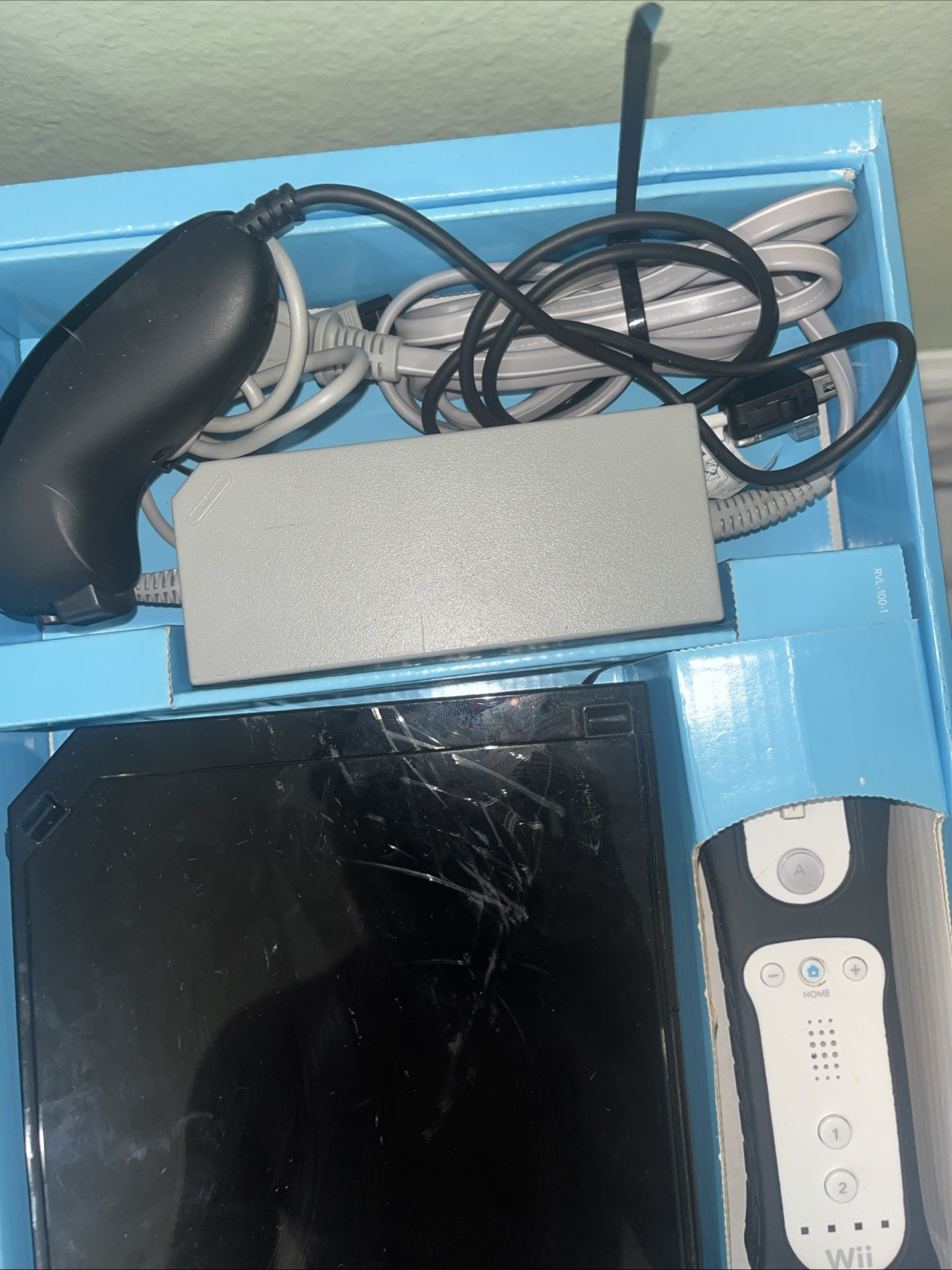 Nintendo Wii Console Bundle RVL-001 Black. Two Remotes, 3 Games With All Cords.