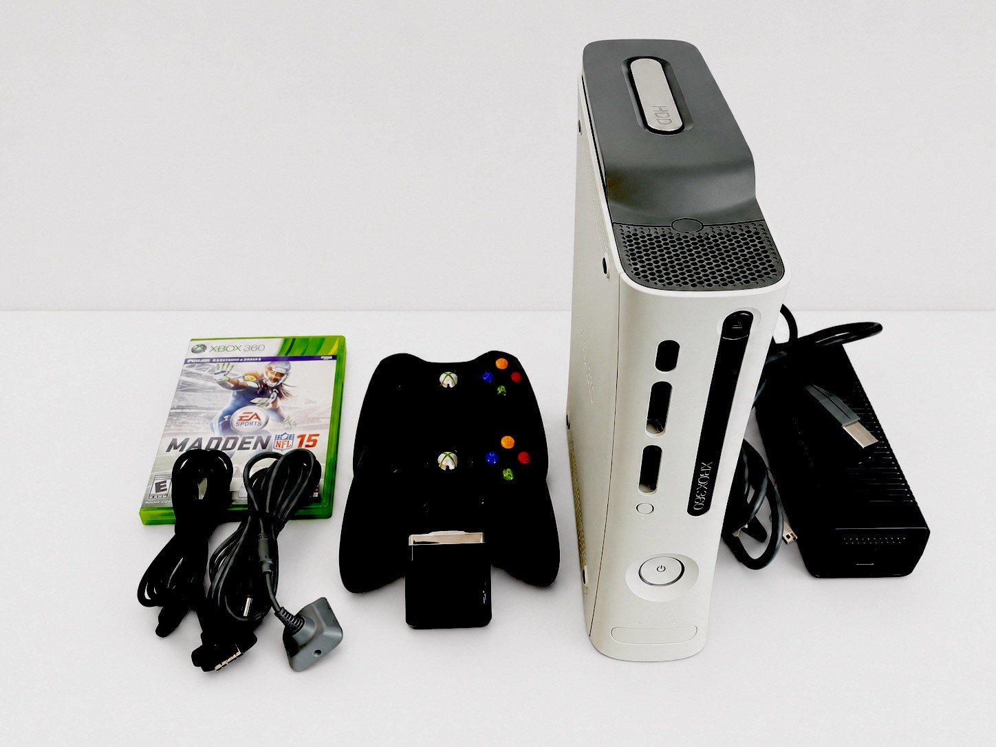 Microsoft Xbox 360 Pro White Console Gaming 2 Controllers W/ Cords, Ext Drive
