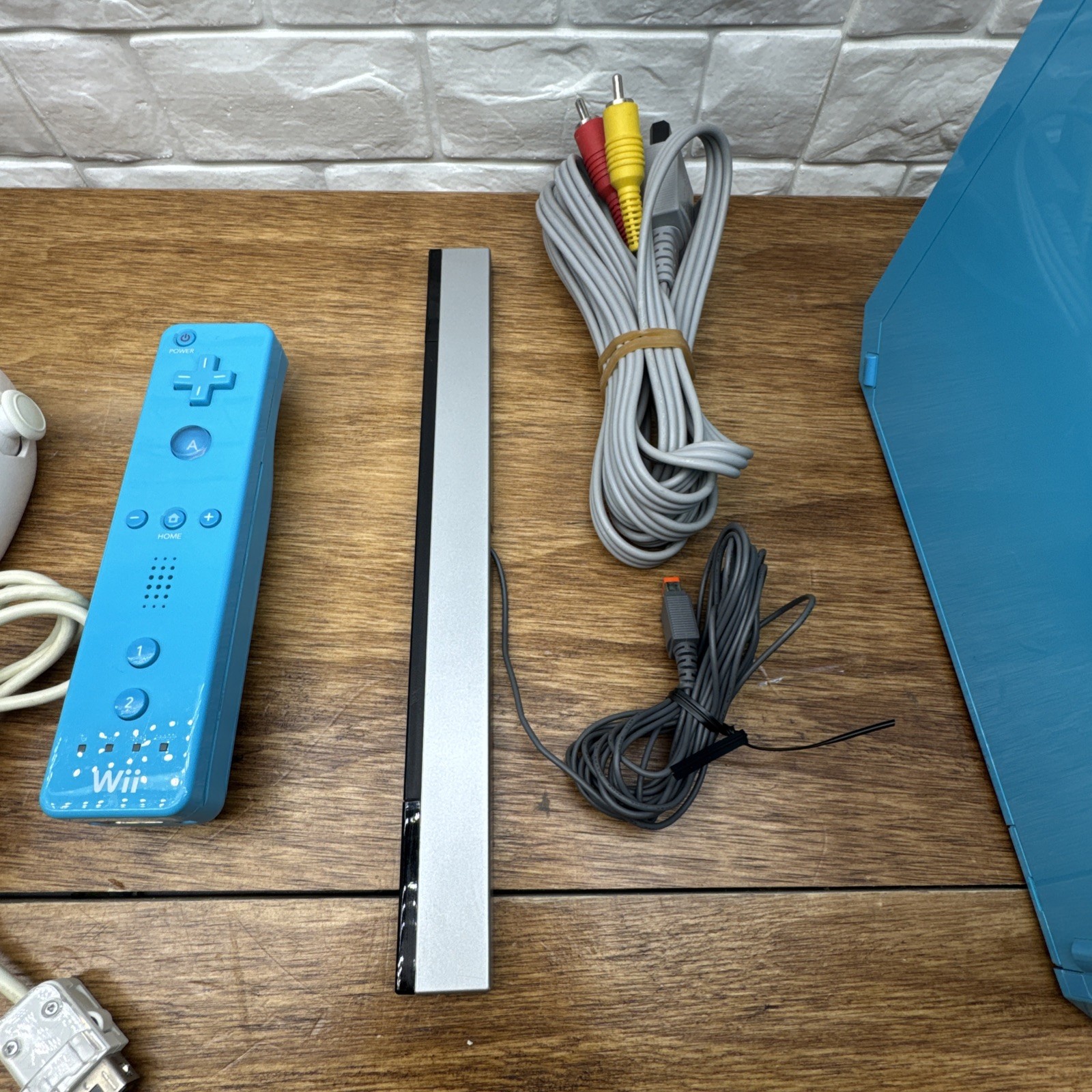 Nintendo Wii Video Game System Blue Console Bundle RVL-101 Tested Working