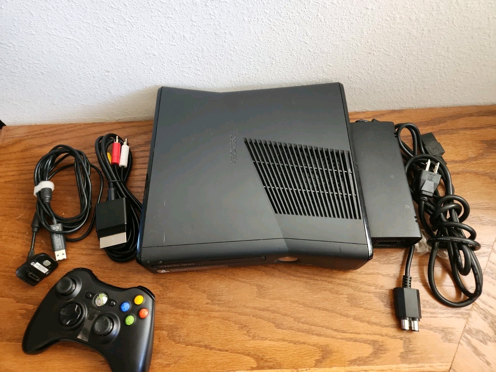 Microsoft Xbox 360 S 1439 250GB Black Console Wi-Fi HDMI 1080p NTSC-U/C