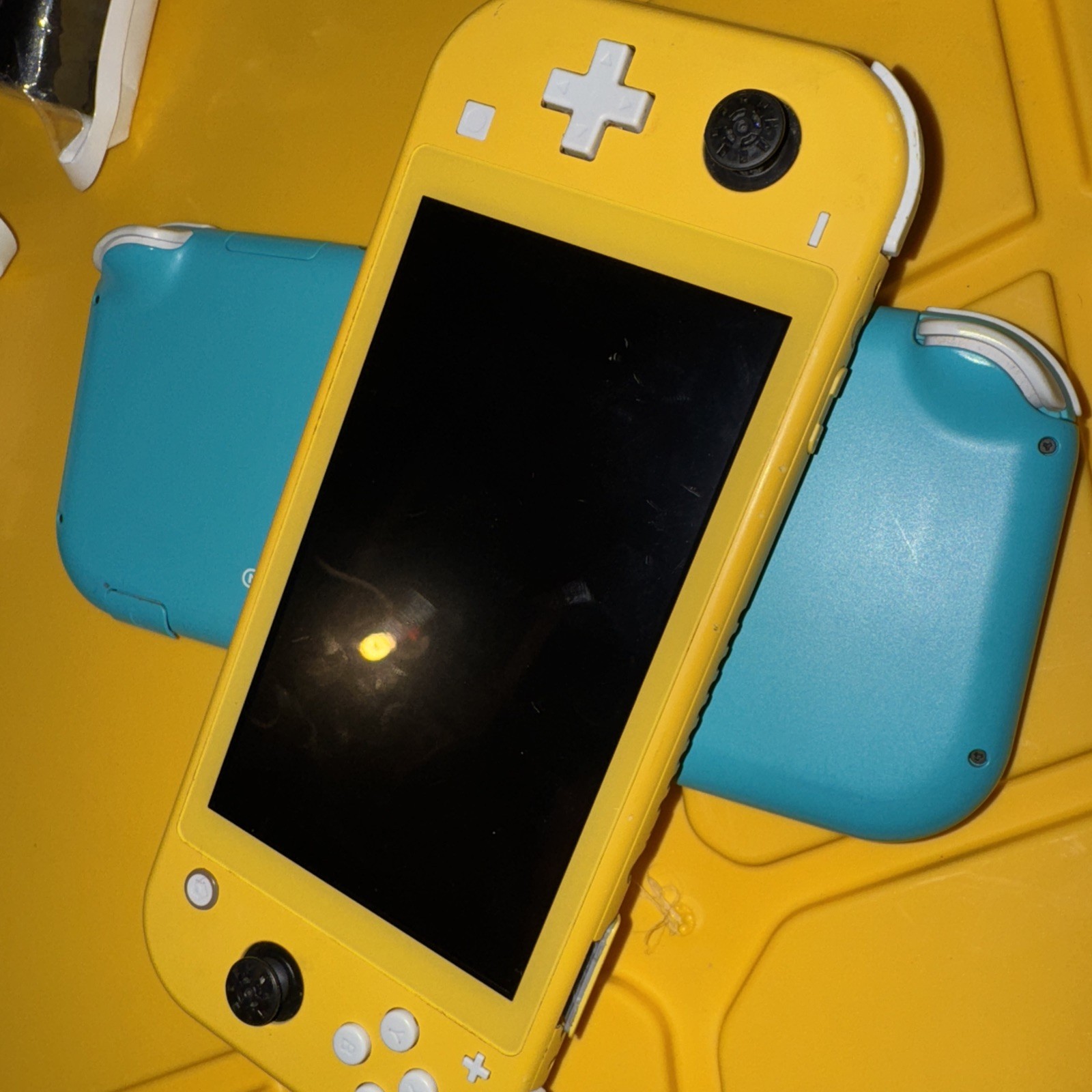Nintendo Switch Lite Blue Screen Console – Yellow And Turquoise FOR PARTS System