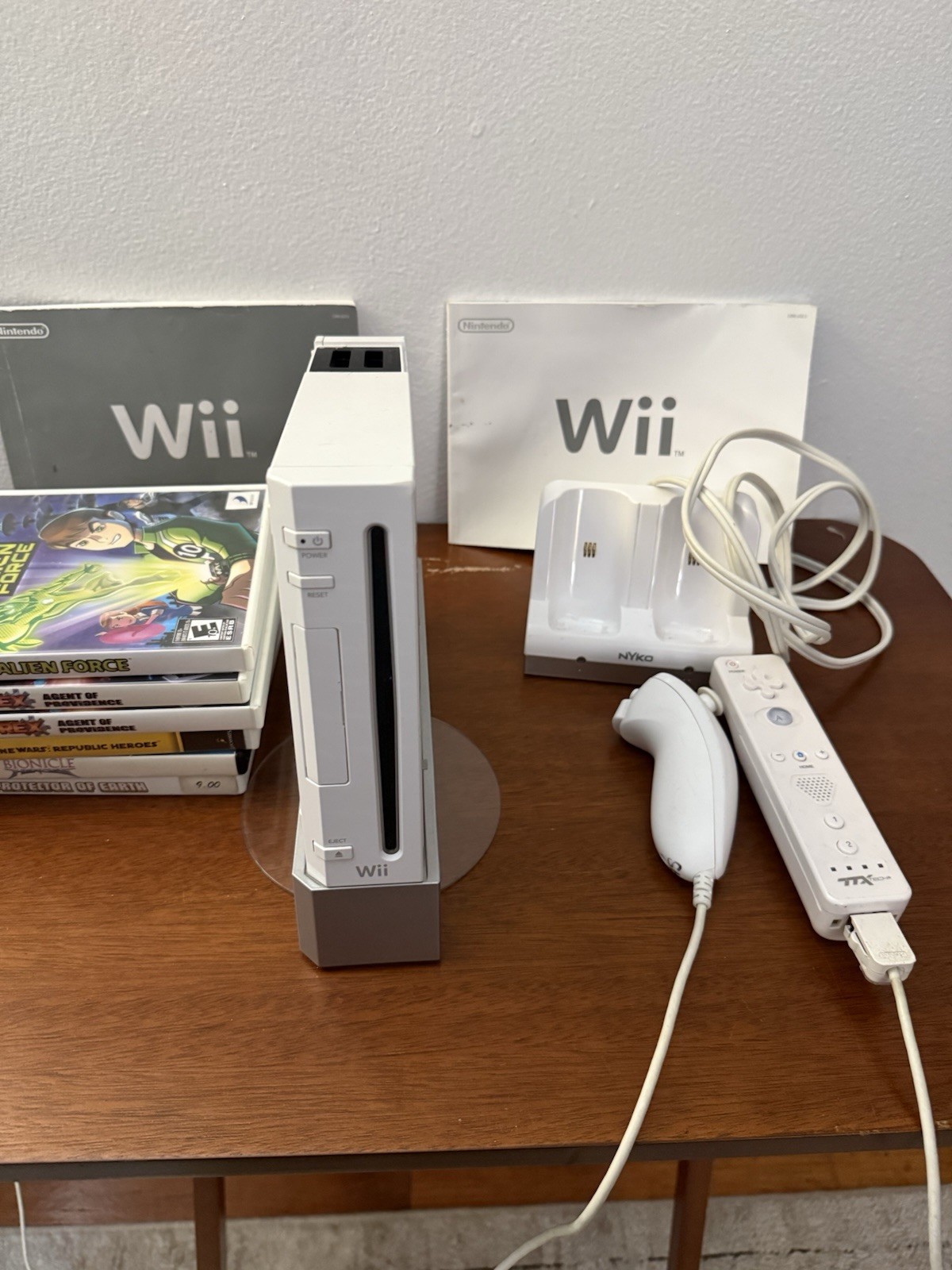 Nintendo Wii RVL-001 GameCube Compatible Console Wii Bundle With 6 Games Tested