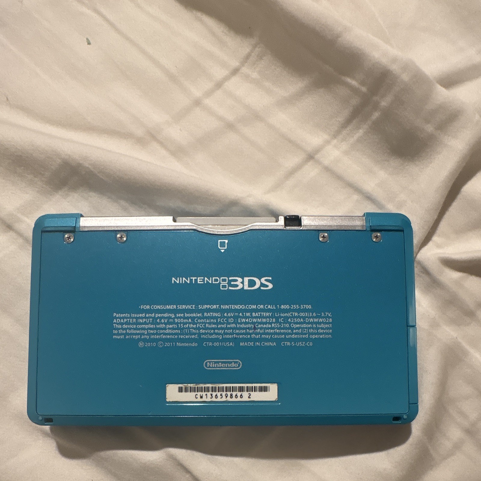 Nintendo 3DS Blue/Black Handheld Console w/ Case & Charger Wi-Fi 2GB 2011