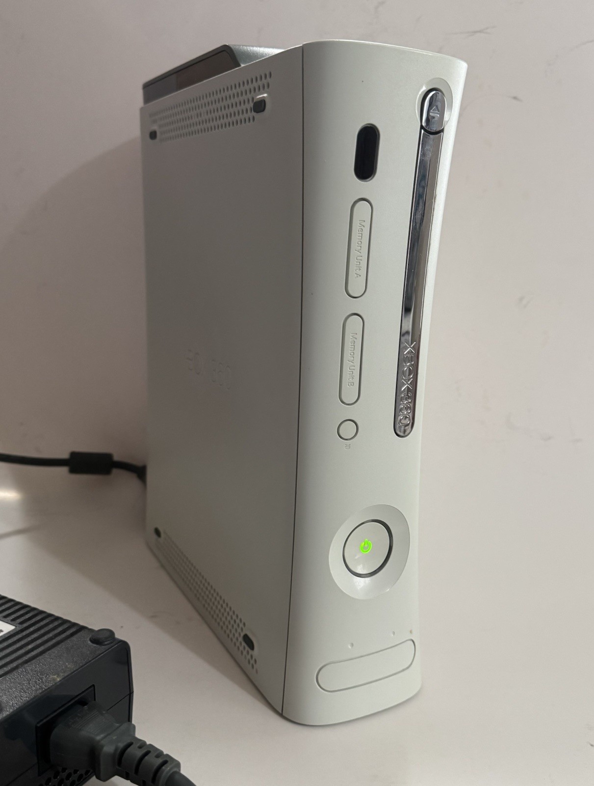Xbox 360 Pro Console 20 GB With 1 Controller & Headphones No Game Used Works