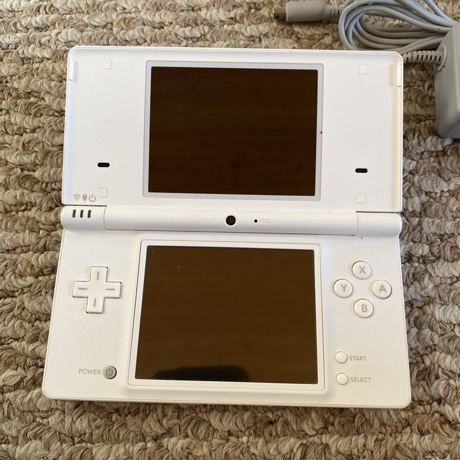 Nintendo DSi White Console in Original Box USA Version Charger Stylus Manual
