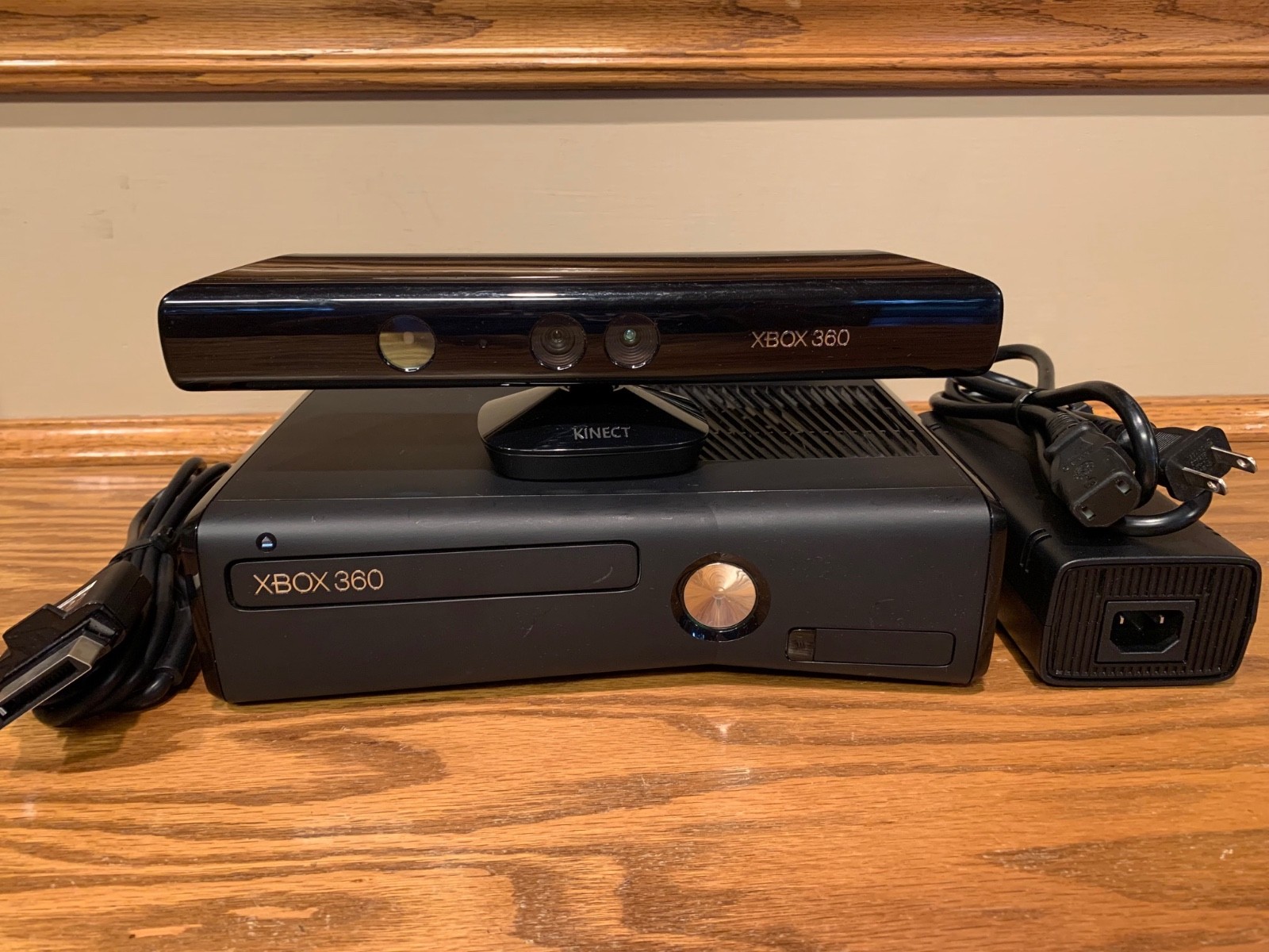 Microsoft Xbox 360 S Slim 4GB Black Console with Controller 4 Games & Kinect