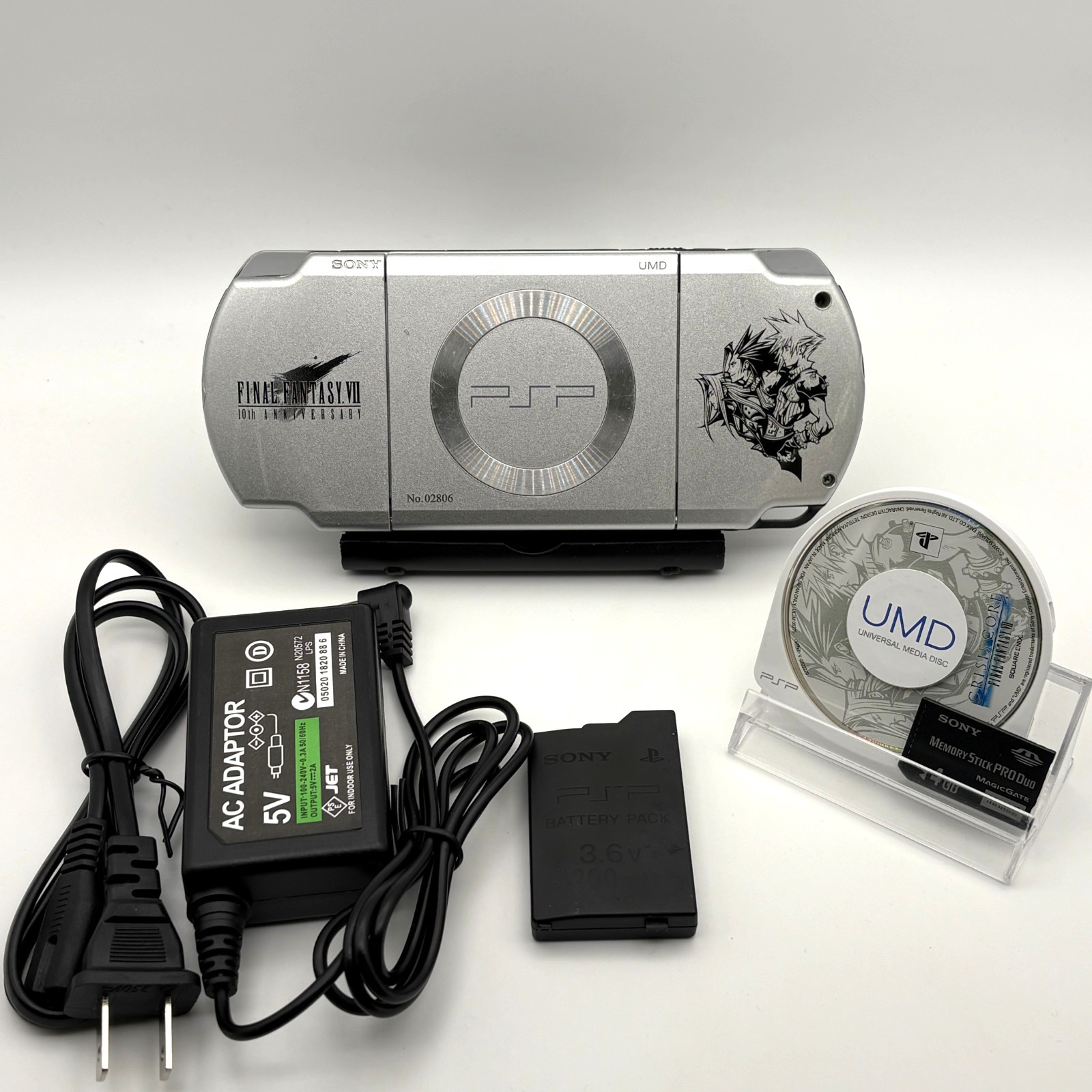 Sony PSP-2000 Final Fantasy Ⅶ Crisis Core 10th Anniversary Limited Console