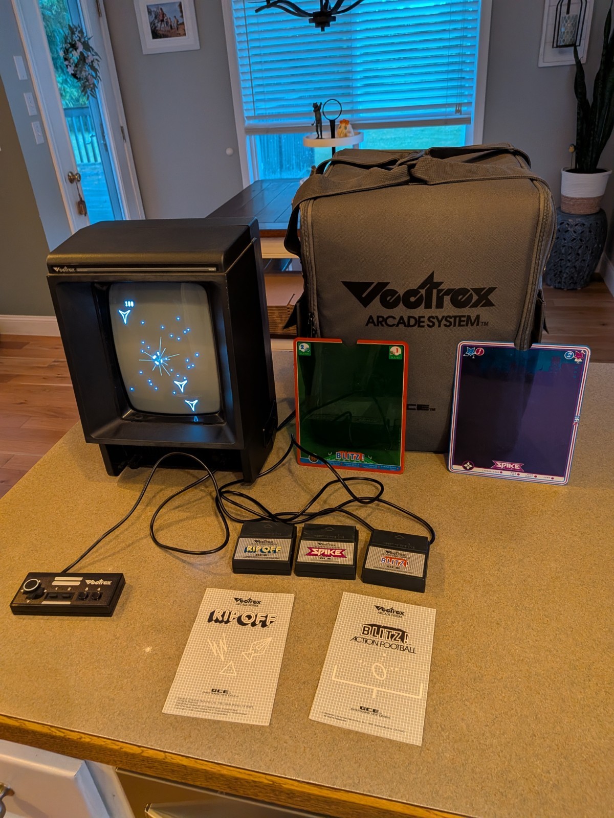 Vectrex Console with Games Carrying Case Beautiful Condition 🚀🚀
