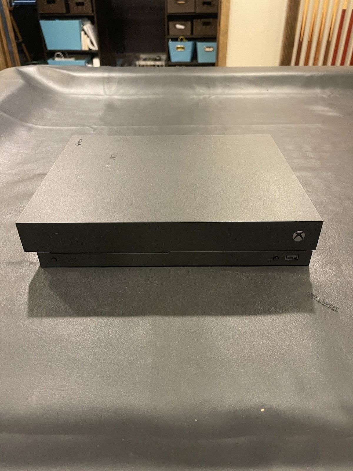 Microsoft Xbox One X MODEL 1787 1TB Black Game Console+Black Controlle Working