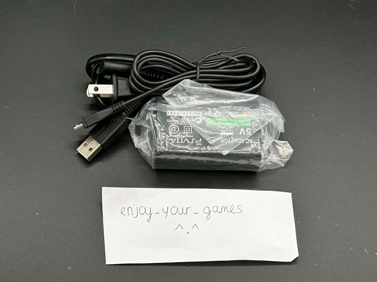 Sony PlayStation PS Vita PCH-2000 Slim White Model w Charger – SHIP IN 1-DAY