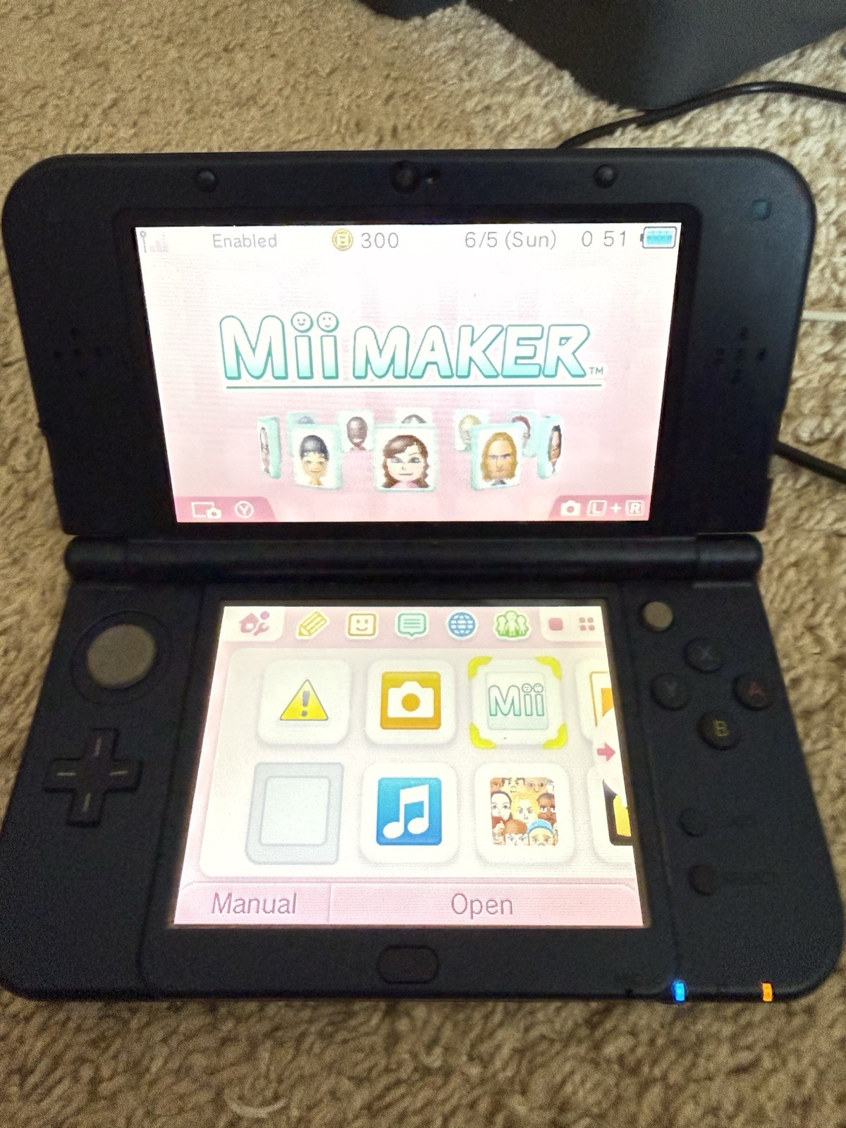 Nintendo New 3DS XL Purple/Black Galaxy 4GB Wi-Fi NTSC-U/C 2015