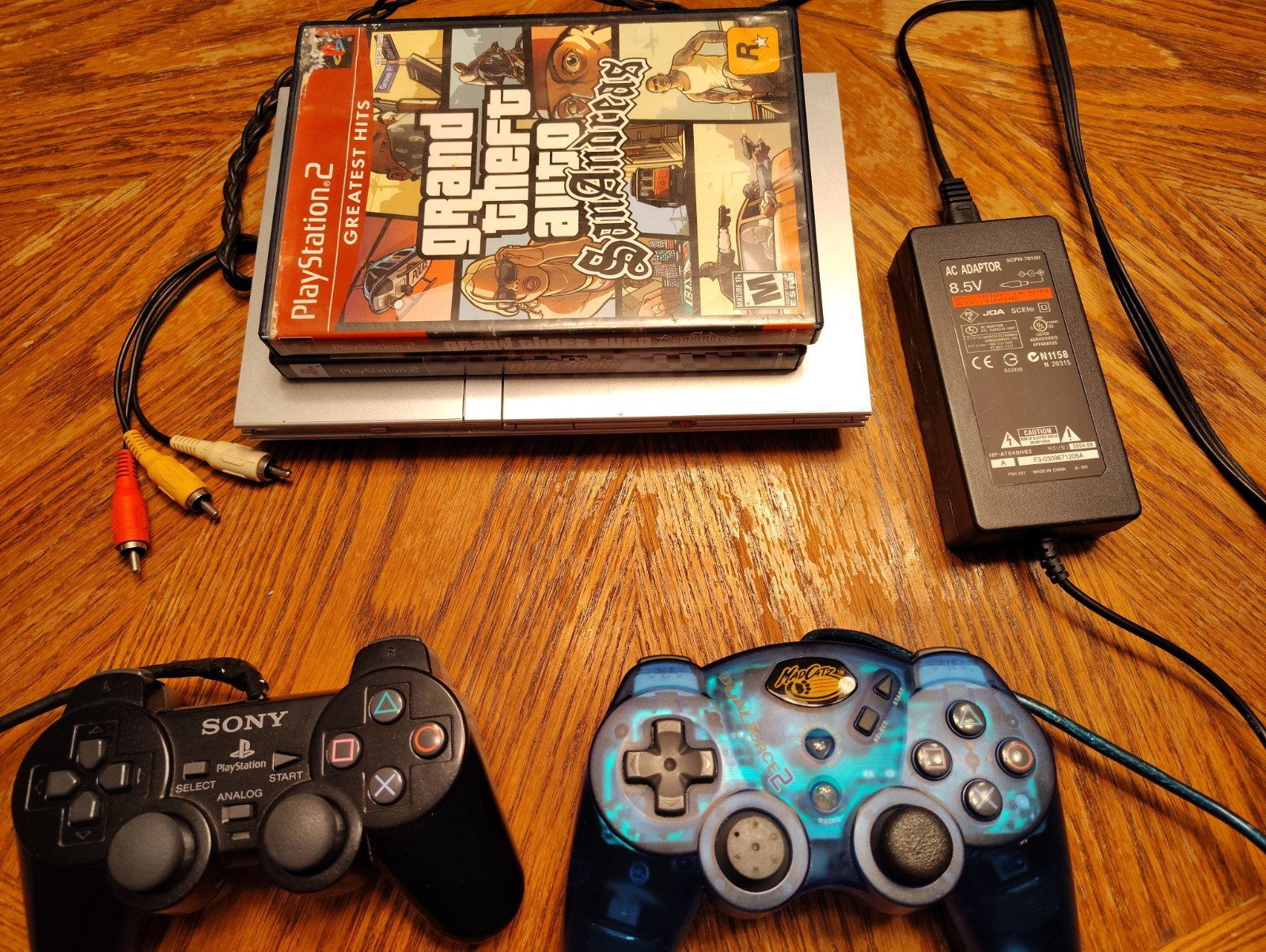 PlayStation 2 PS2 Silver Slim Console Bundle 2 Controllers, Cables 2 Games GTA