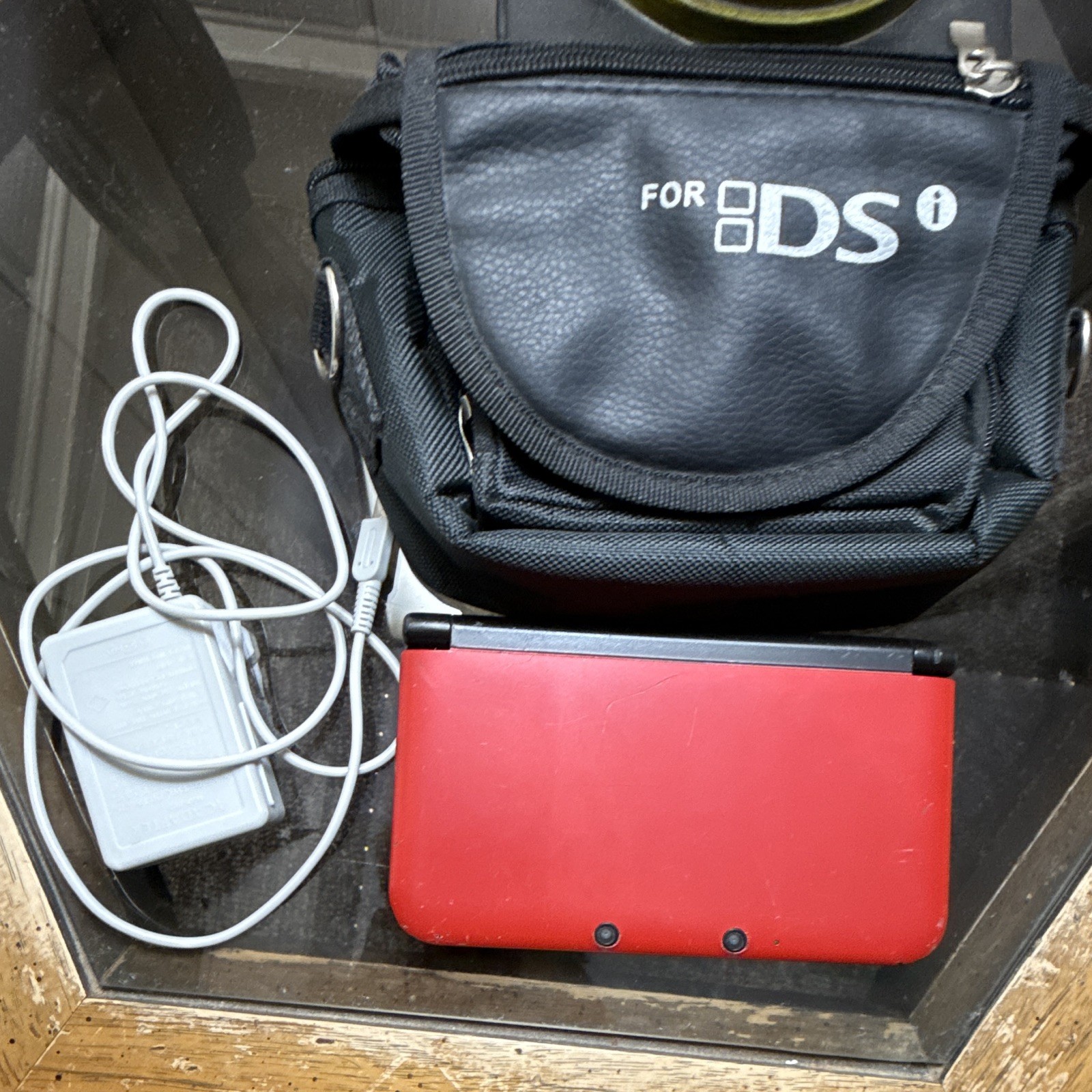 Nintendo 3DS XL SPR-001 Red/Black 3D Handheld Console w/ Charger & Case