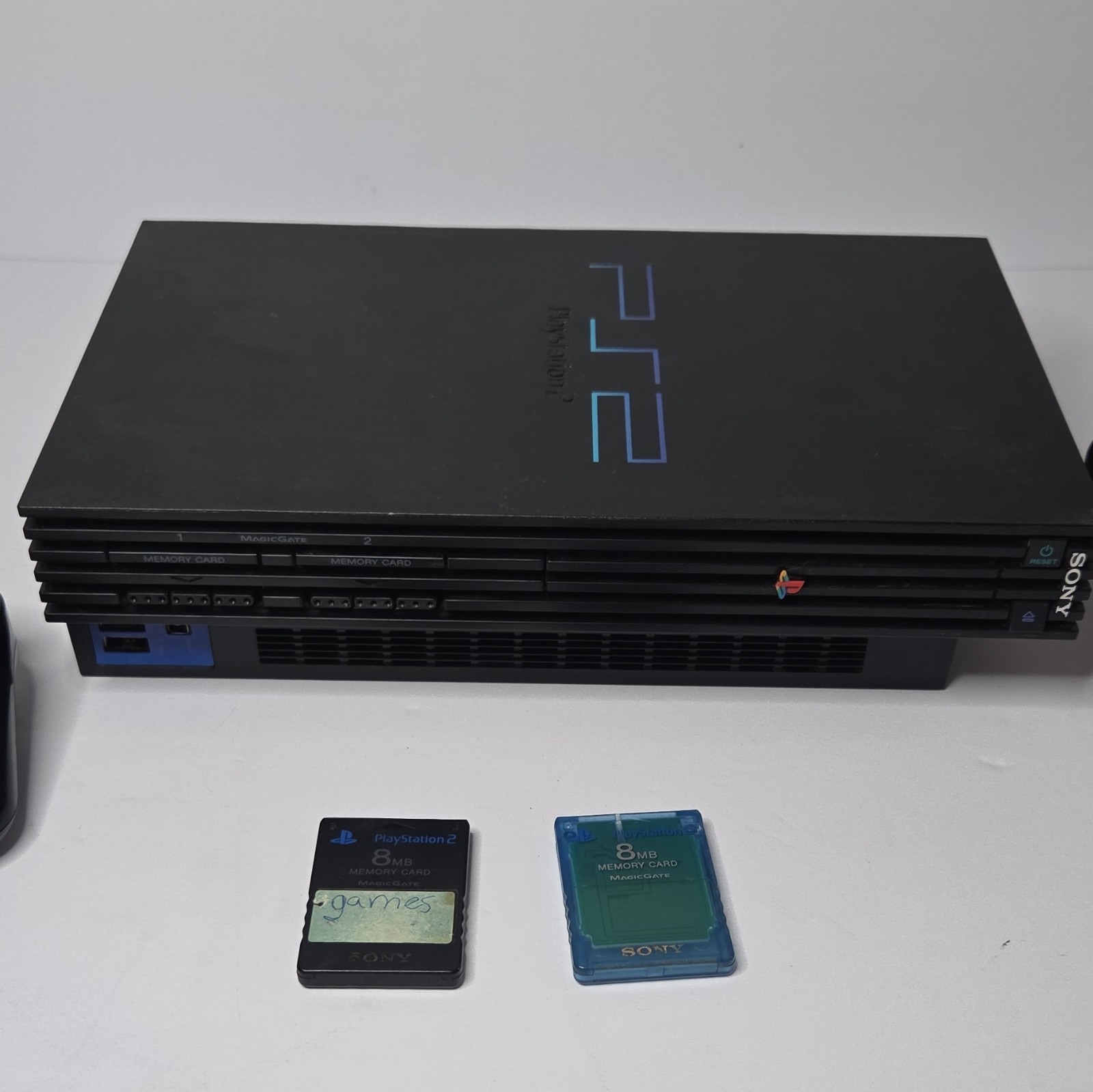 Sony PlayStation 2 PS2 SCPH-30001 R Console NTSC-U/C w/ Controller & 2x 8MB