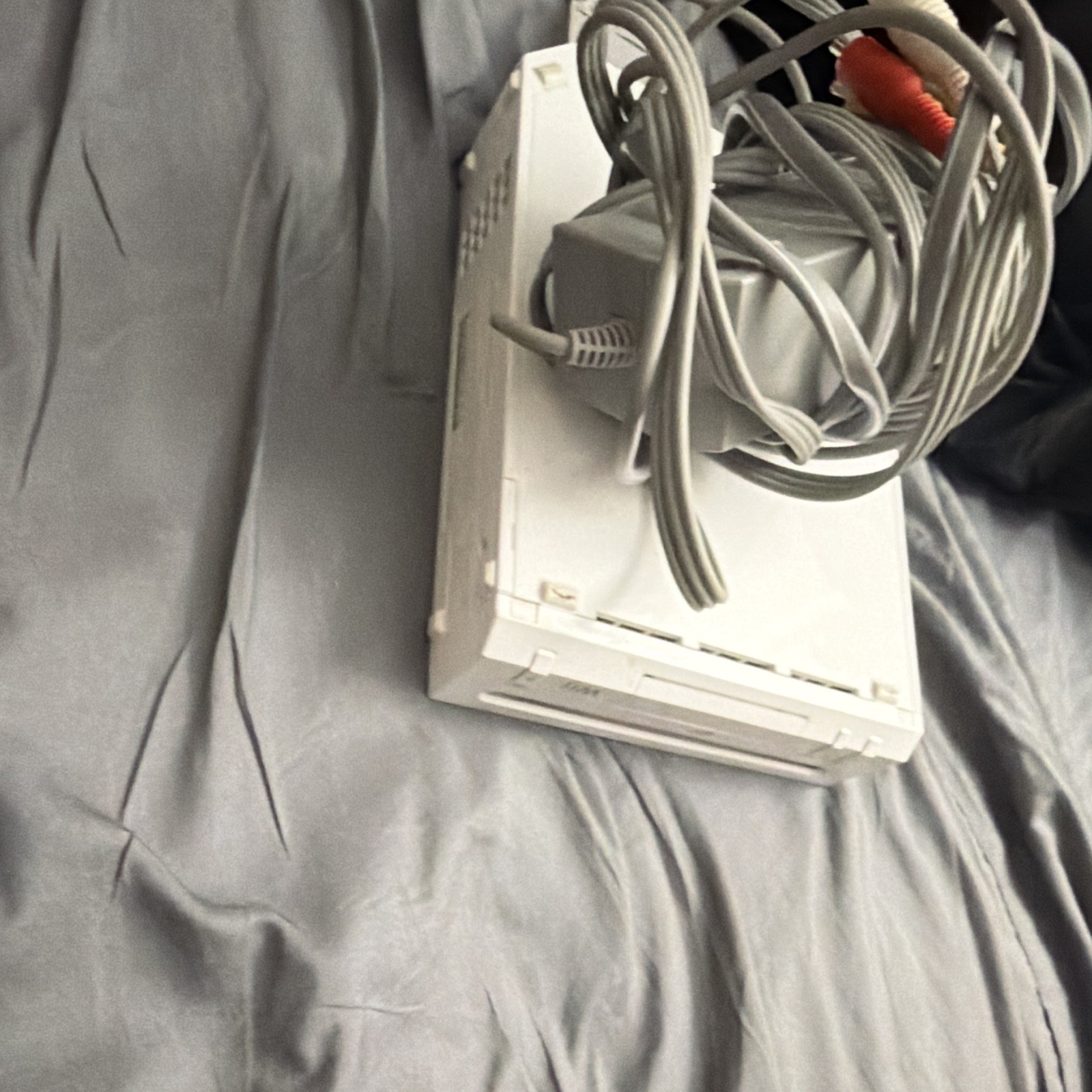 Nintendo Wii Console White w/ Power Adapter & Composite RCA AV Cable