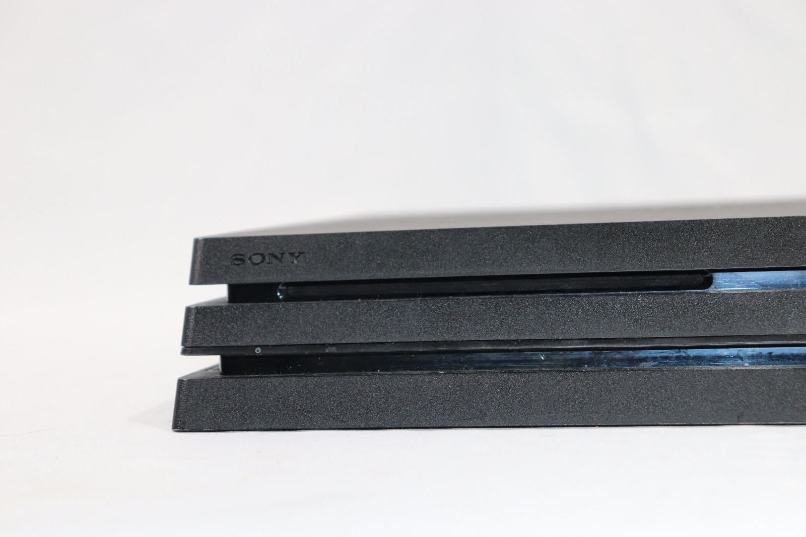 Sony PlayStation 4 Pro 1TB Console Only-Parts Or Repair BAD HDMI PORT