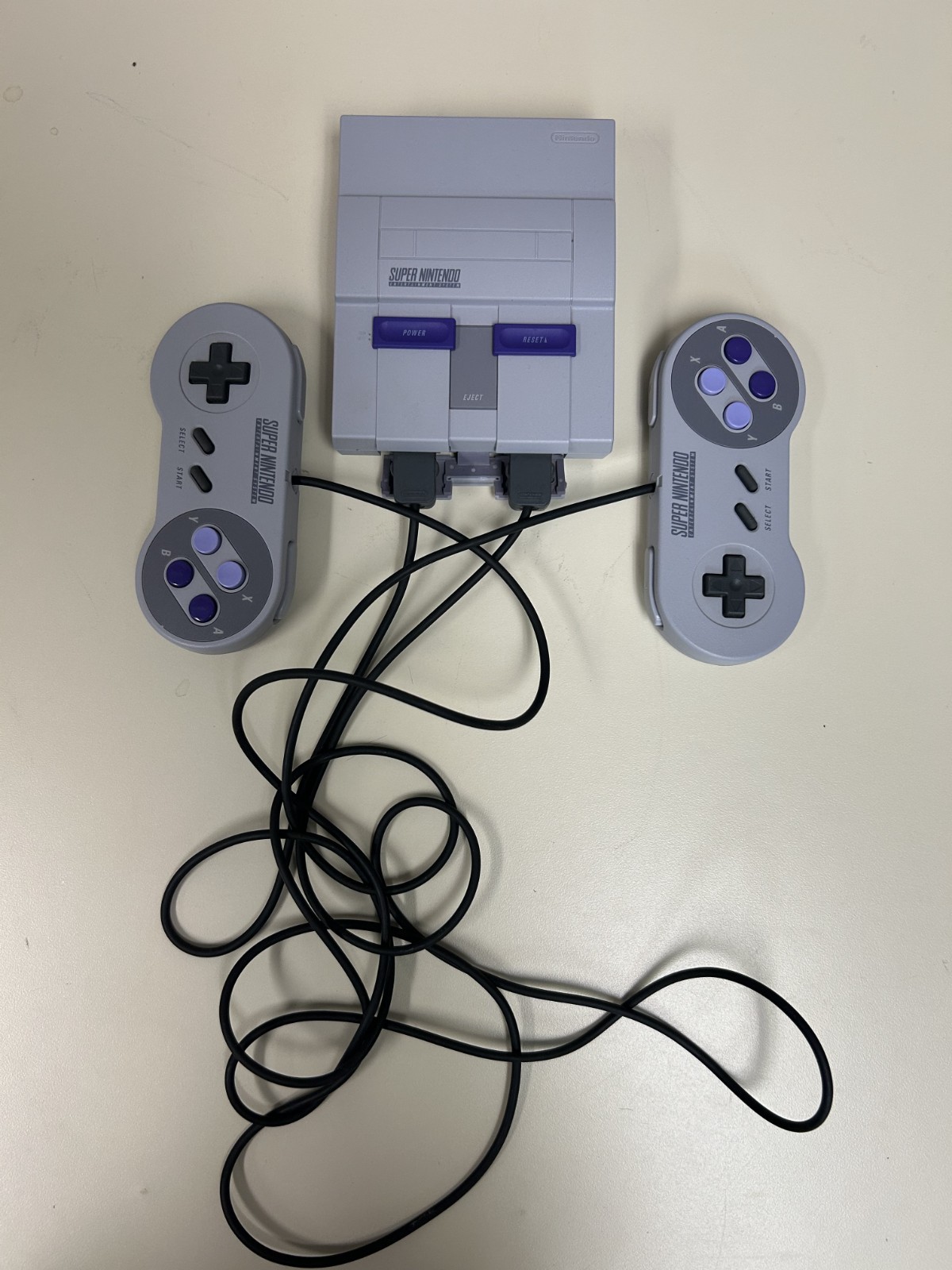 Nintendo SUPER NES MINI CLASSIC ED. CONSOLE w/23 installed games, 2 cont, cables