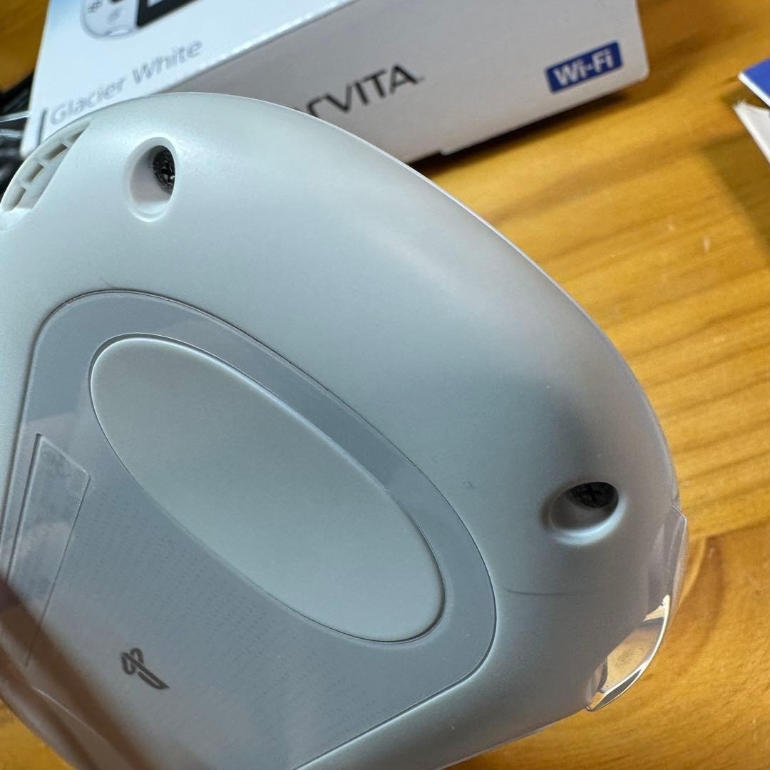 PSVita 2000 Console Glacier White 6254 From Japan
