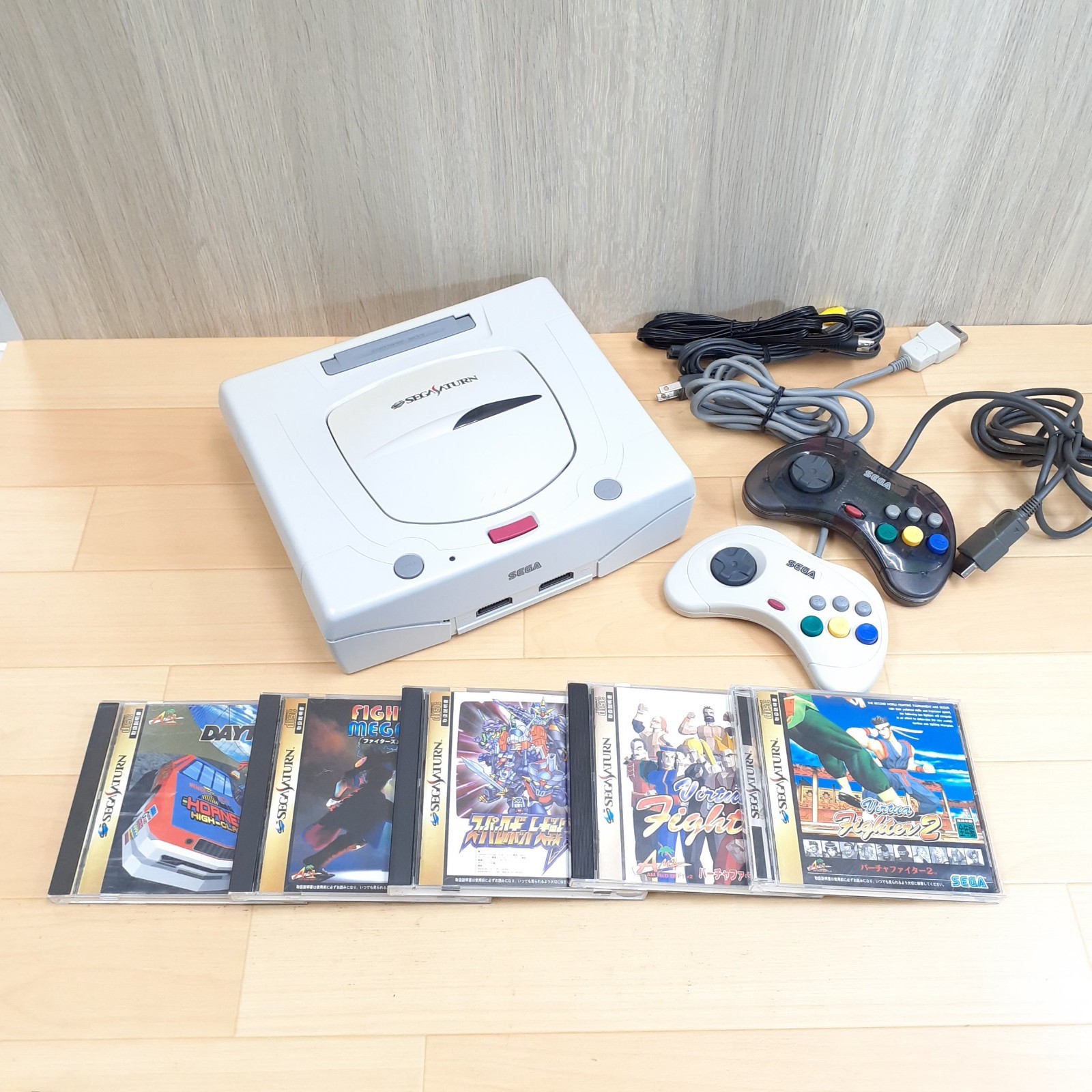Sega Saturn console white bundle with 5 Games & 2 controllers Japanese System