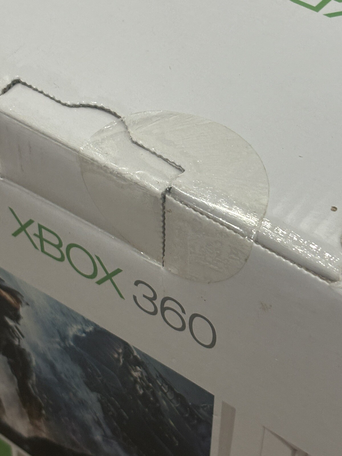 NEW – Microsoft Xbox 360 E 250gb Console Halo 4 Tomb Raider Special Edition