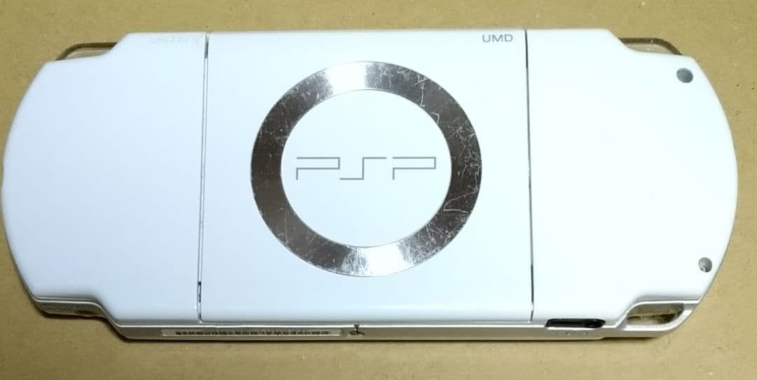 Sony PlayStation Portable PSP-2000 Ceramic White Handheld Console Japan 0217