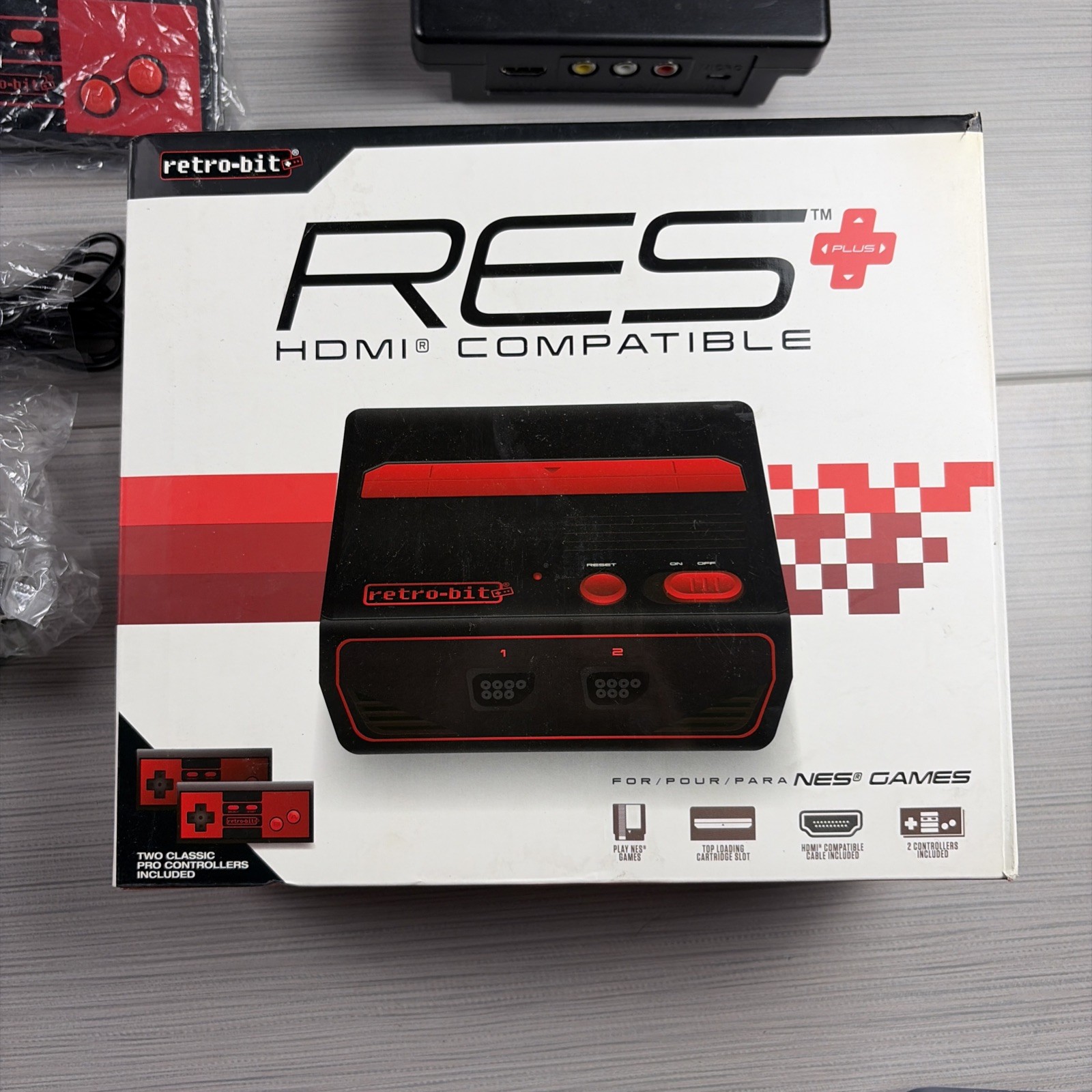 Retro-Bit Duo 2-in-1 Console System for NES/SNES PRE OWNED, 2 CONTROLLERS