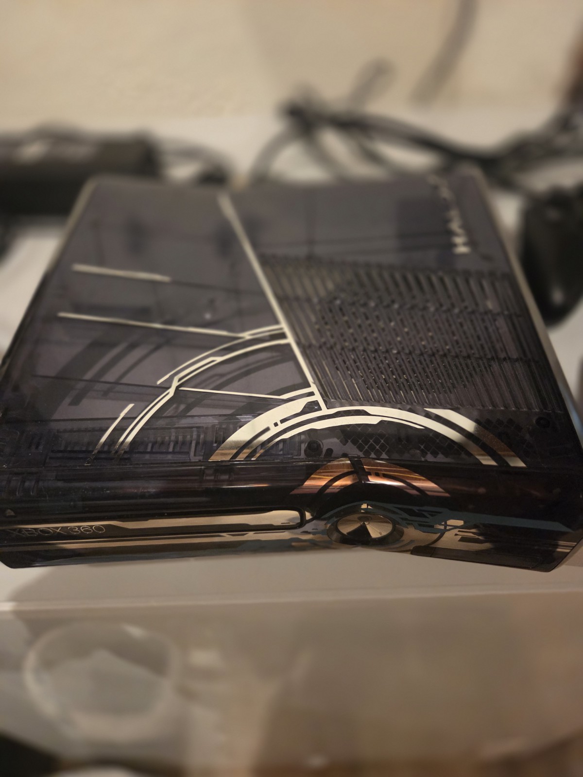 HALO 4 Limited Edition Xbox 360 320GB With 1 Original Controller.