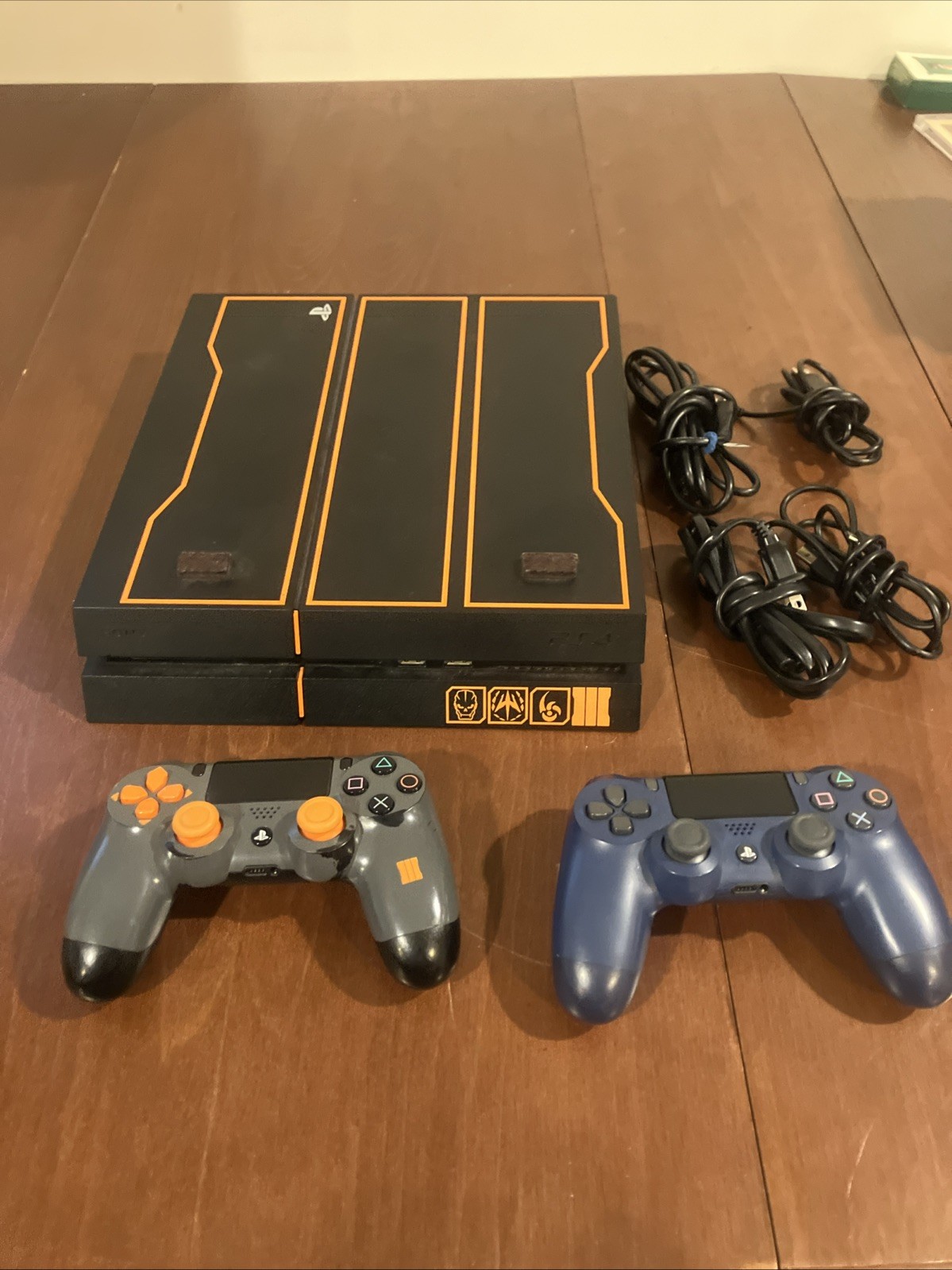Playstation 4 Console Call Of Duty Black Ops 3 Limited Edition PS4 1TB w/cont