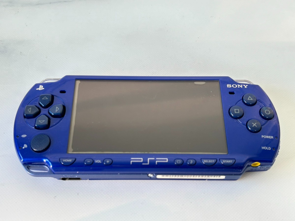 Sony PSP-1000 2000 3000 Console region free / Charger + Battery + Memory Stick