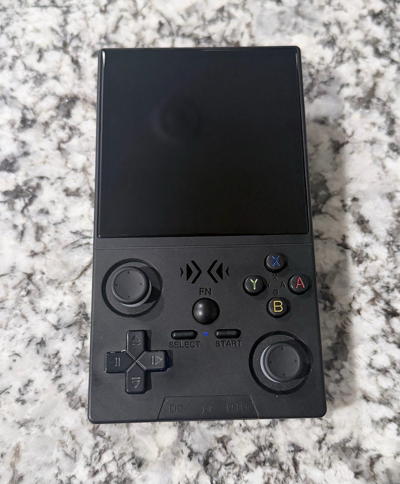 Game Console Handheld Model XF40V 4.0inch Mysterious Black 64G WiFi 720 Wireless