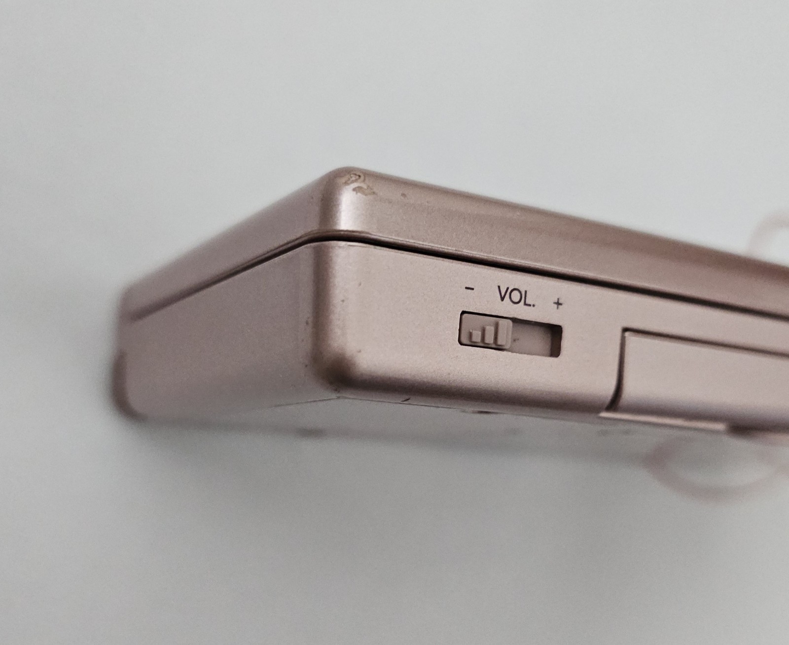 Nintendo DS Lite Nintendogs Console Metallic Rose with charger and extras
