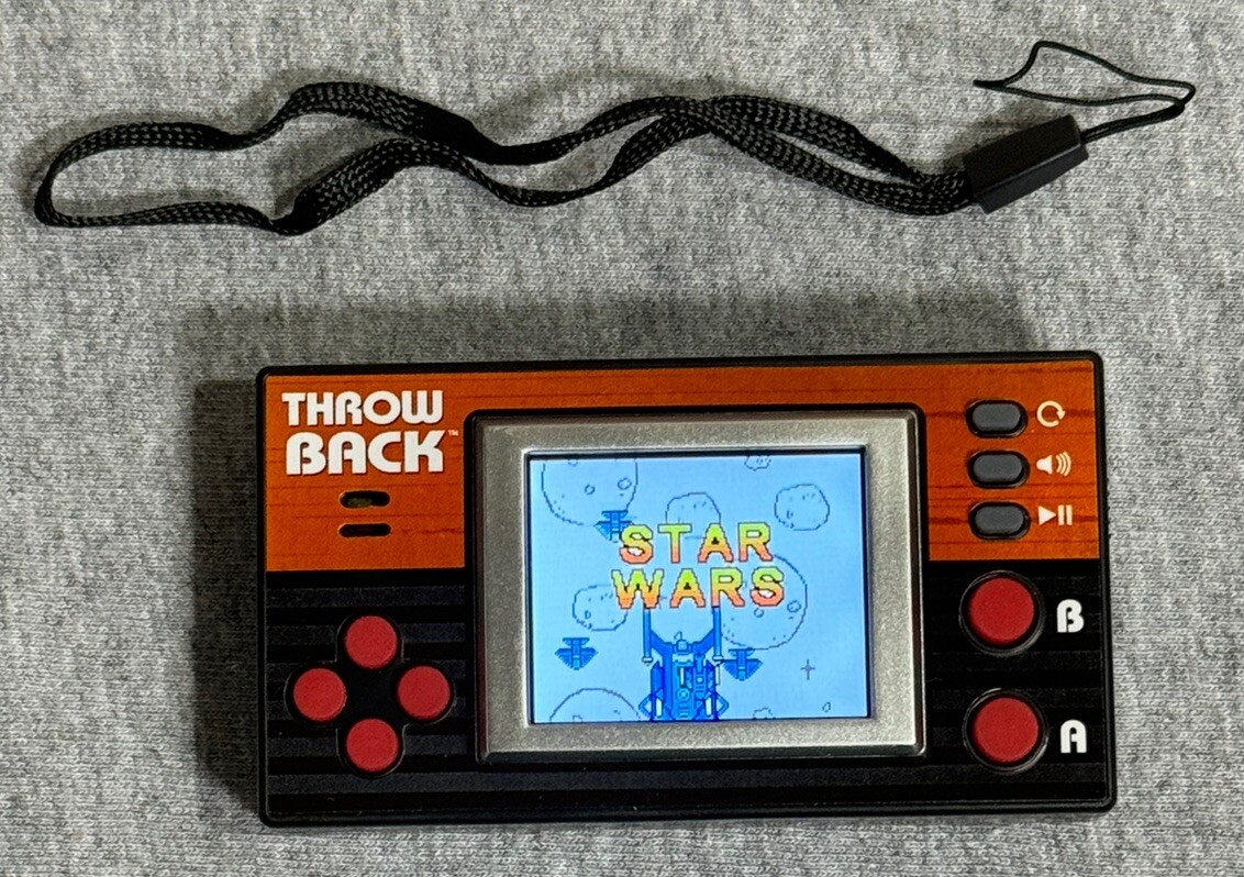 3.5″ 8 Bit Game Console Mini Pocket Video Classic Handheld Built-in 150 + Game