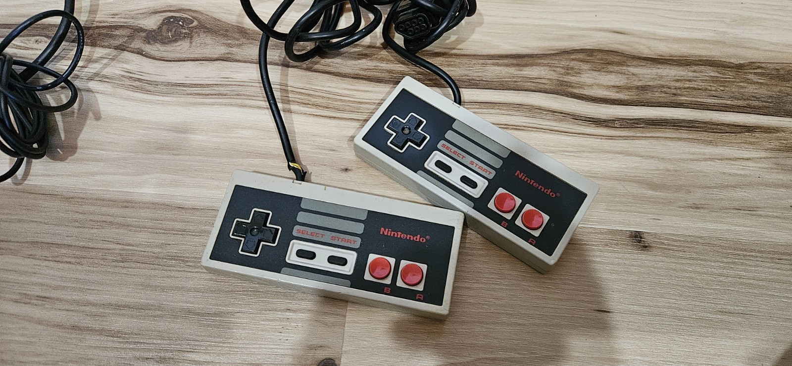 Nintendo NES-001 1985 Sometimes it works other times the red light just blinks.