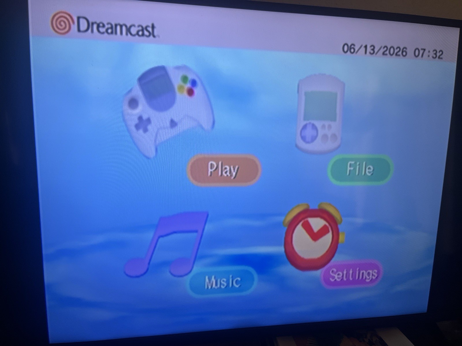 SEGA Dreamcast HKT-3010 NTSC-J White Console Bundle w/2 Controllers, VMU