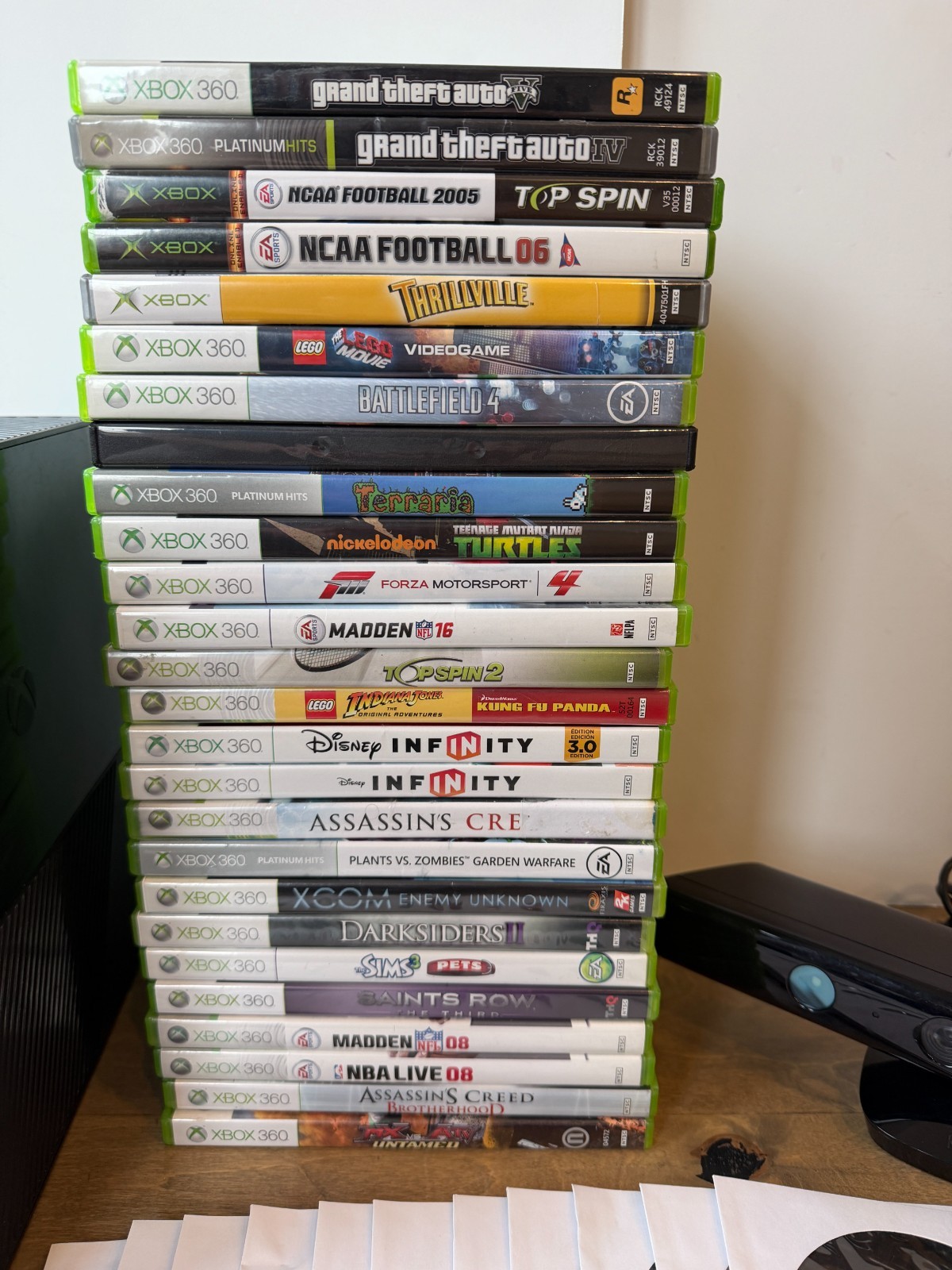 Xbox 360 E Console 250GB Bundle, Kinect, 5 Controllers, Power, 37 Games TESTED