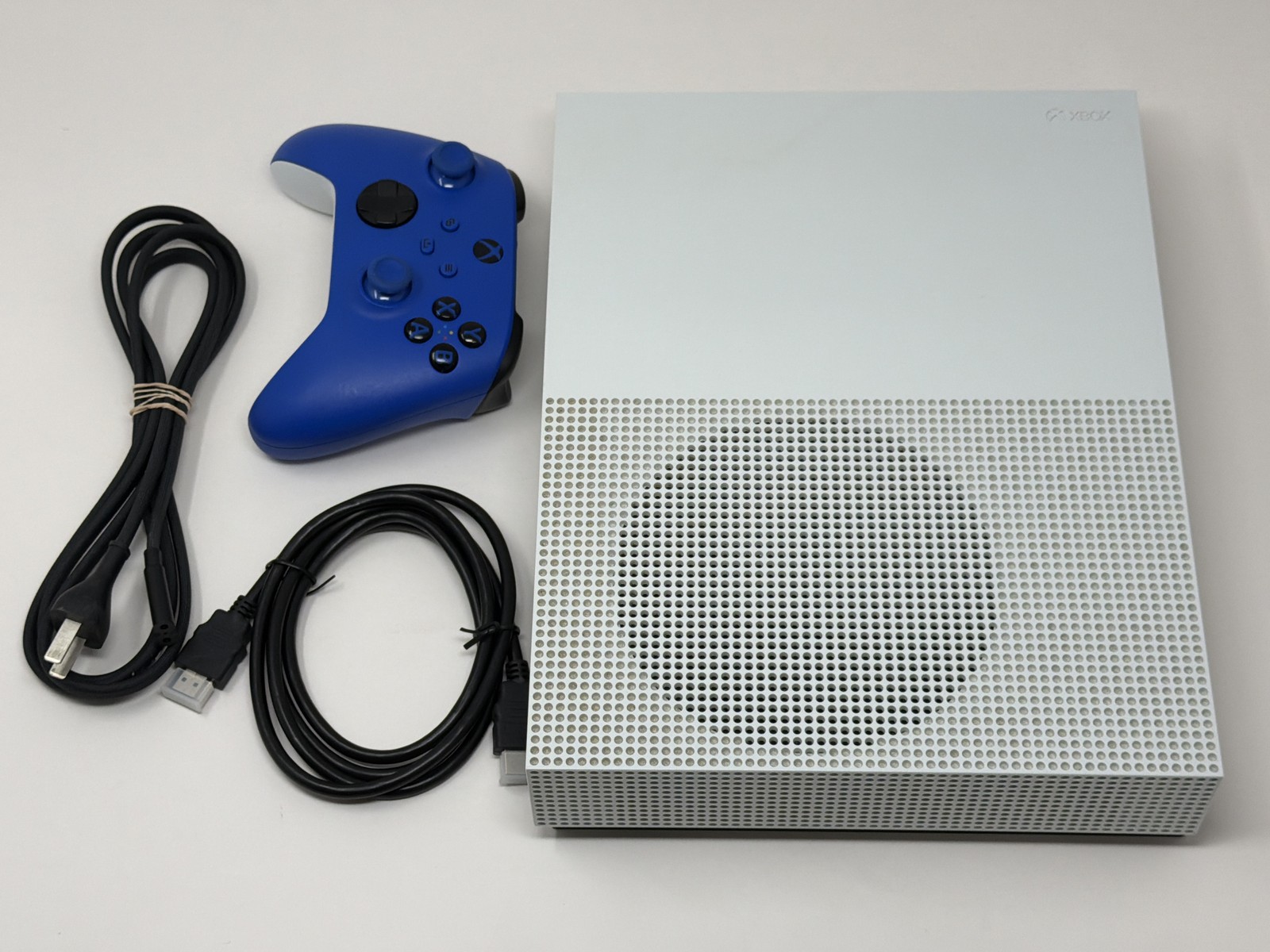 Microsoft Xbox One S White 500GB 1681 Gaming Console Good