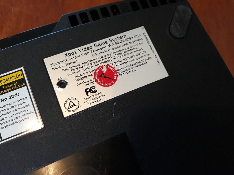 Original OG Microsoft xBox console v1.0 cords controller – Powers on won’t eject