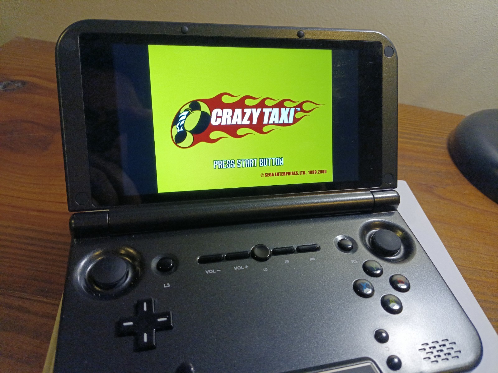 GPD XD Plus Portable Handheld Emulation Gaming Console with 32GB SD card Android