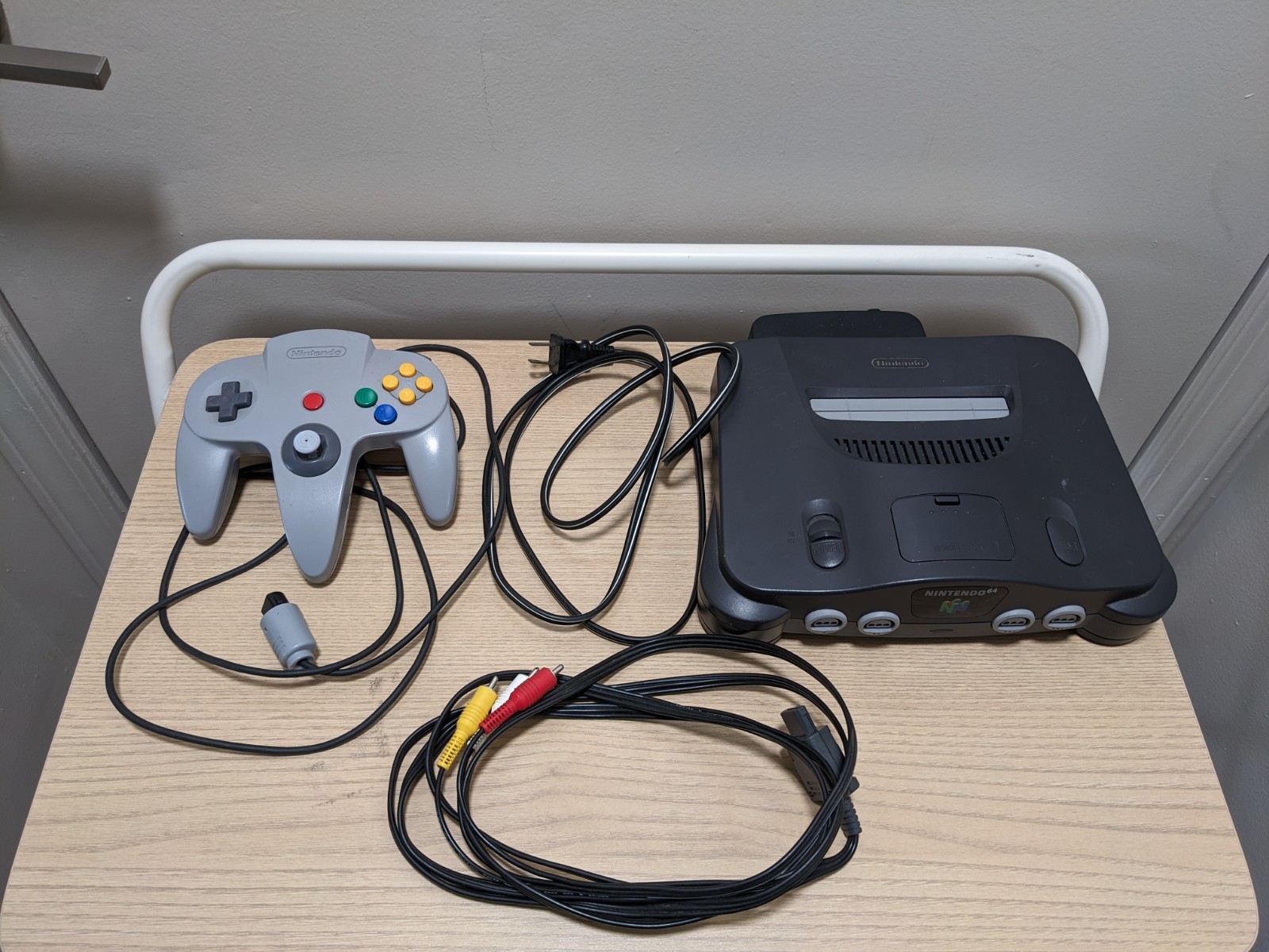 Nintendo 64 N64 Console with Controller Cords w/ Jumper Pack OEM Tested Working