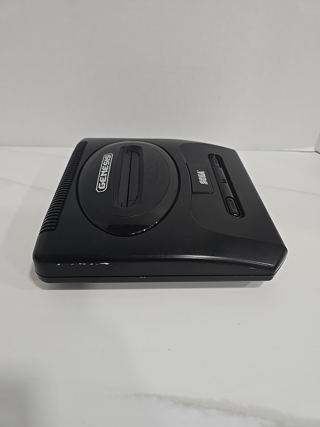 Sega Genesis II Console Model 1631 + 2 Controllers & 6-Pak Game Cartridge TESTED