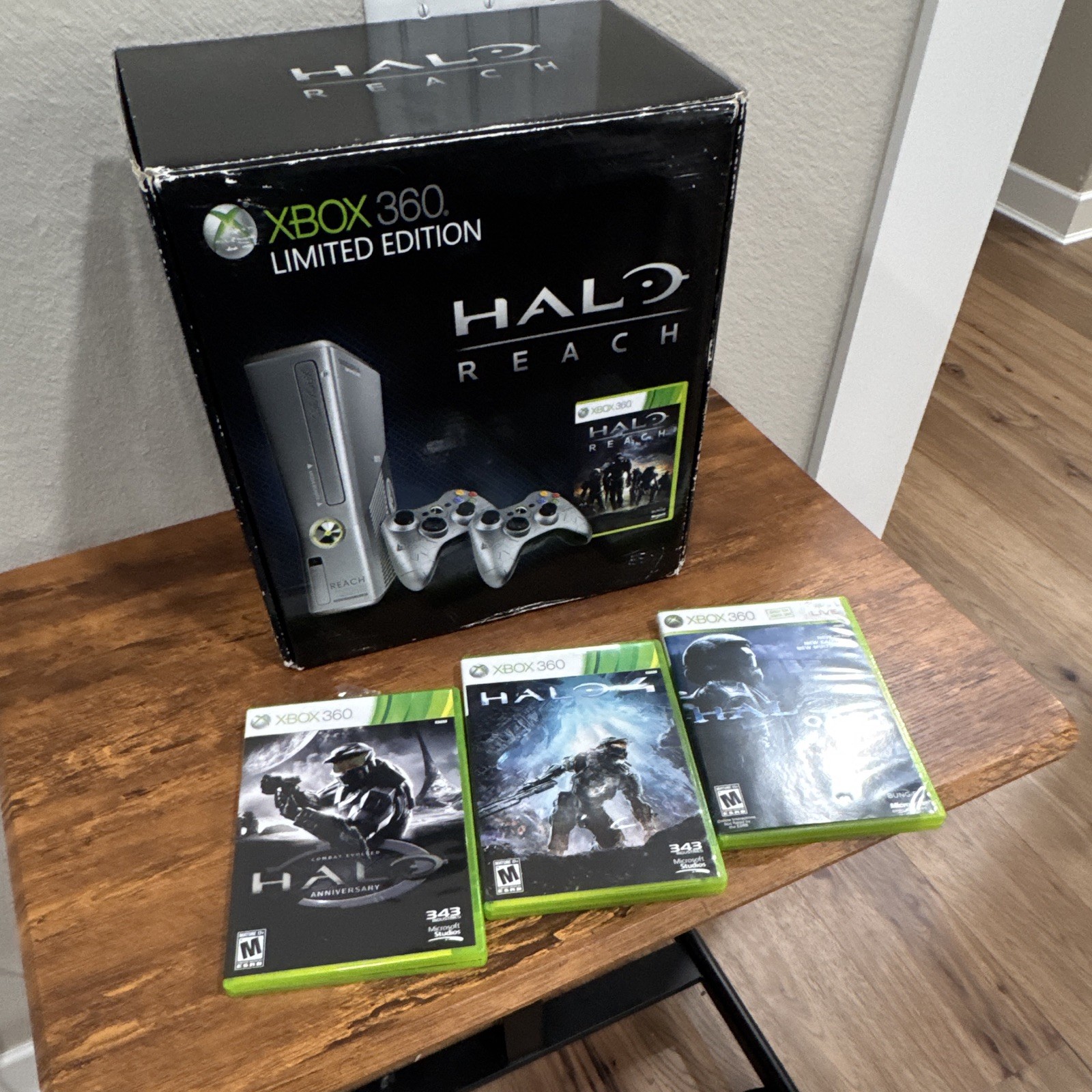 Microsoft Xbox 360 S Halo Reach Lim Edition 250GB Bundle 2 Controller (+3 Games)