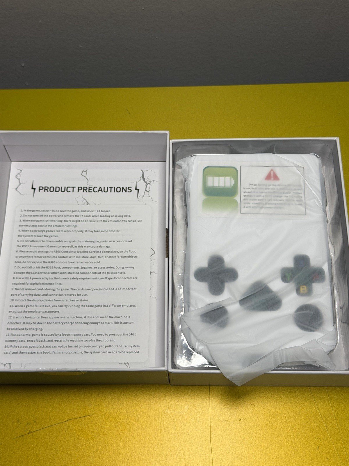 R36S Game Master Handheld Console 3.5″ IPS 64GB Green