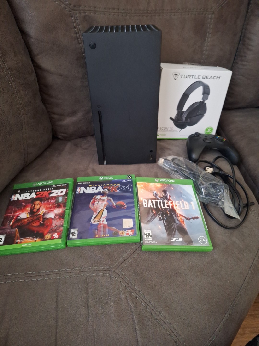 Microsoft Xbox Series X 1TB With Box.Bundled With A Headset And 3 Games .