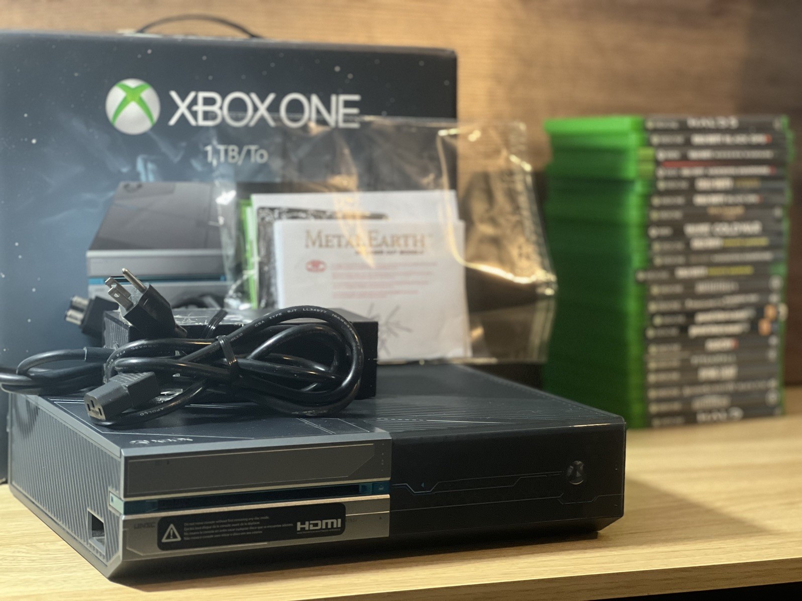Microsoft Xbox One Halo 5: Guardians Limited Edition 1TB W/Games No CONTROLLER